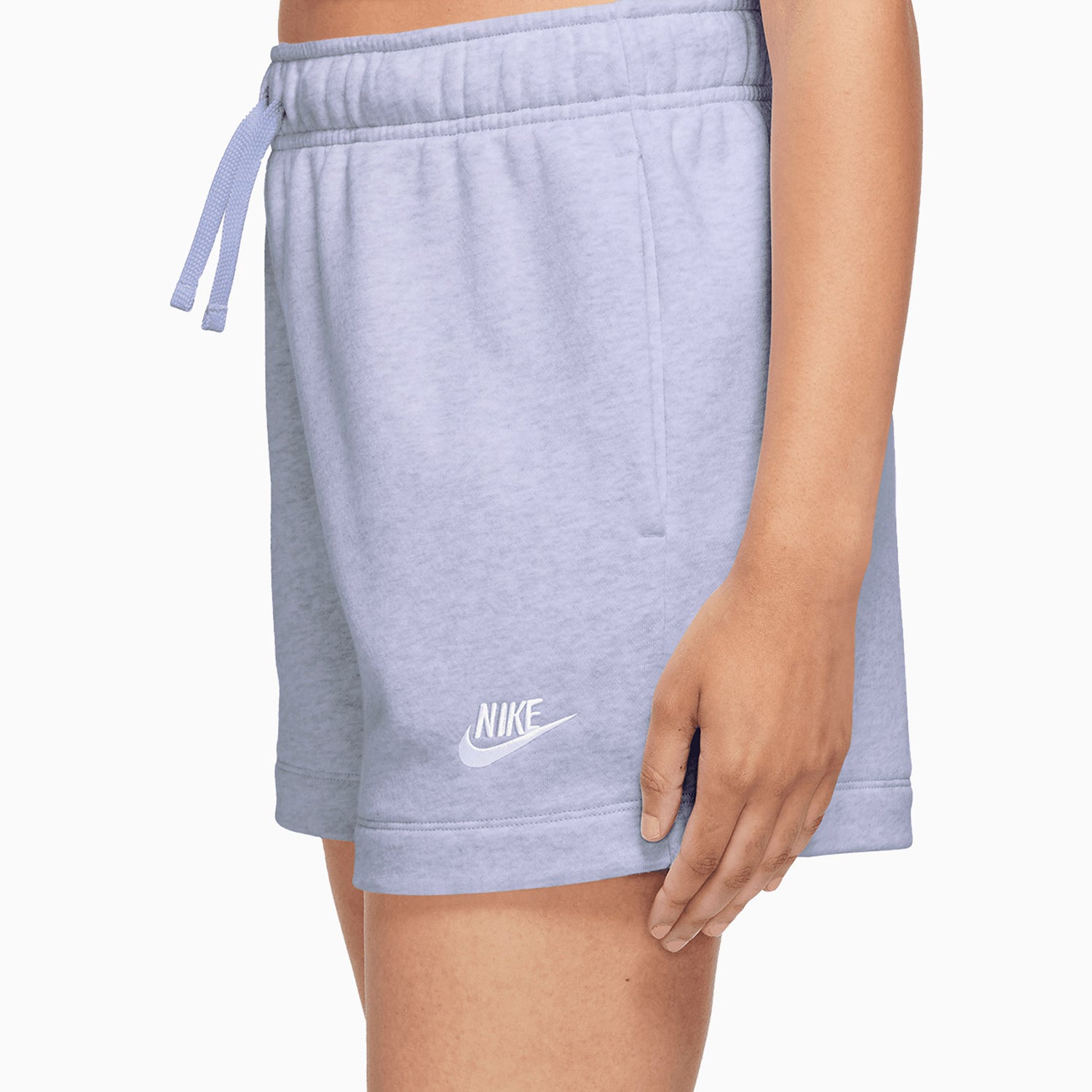 womens-nike-sportswear-club-essentials-t-shirt-and-shorts-outfit-dx7906-536-dq5802-536