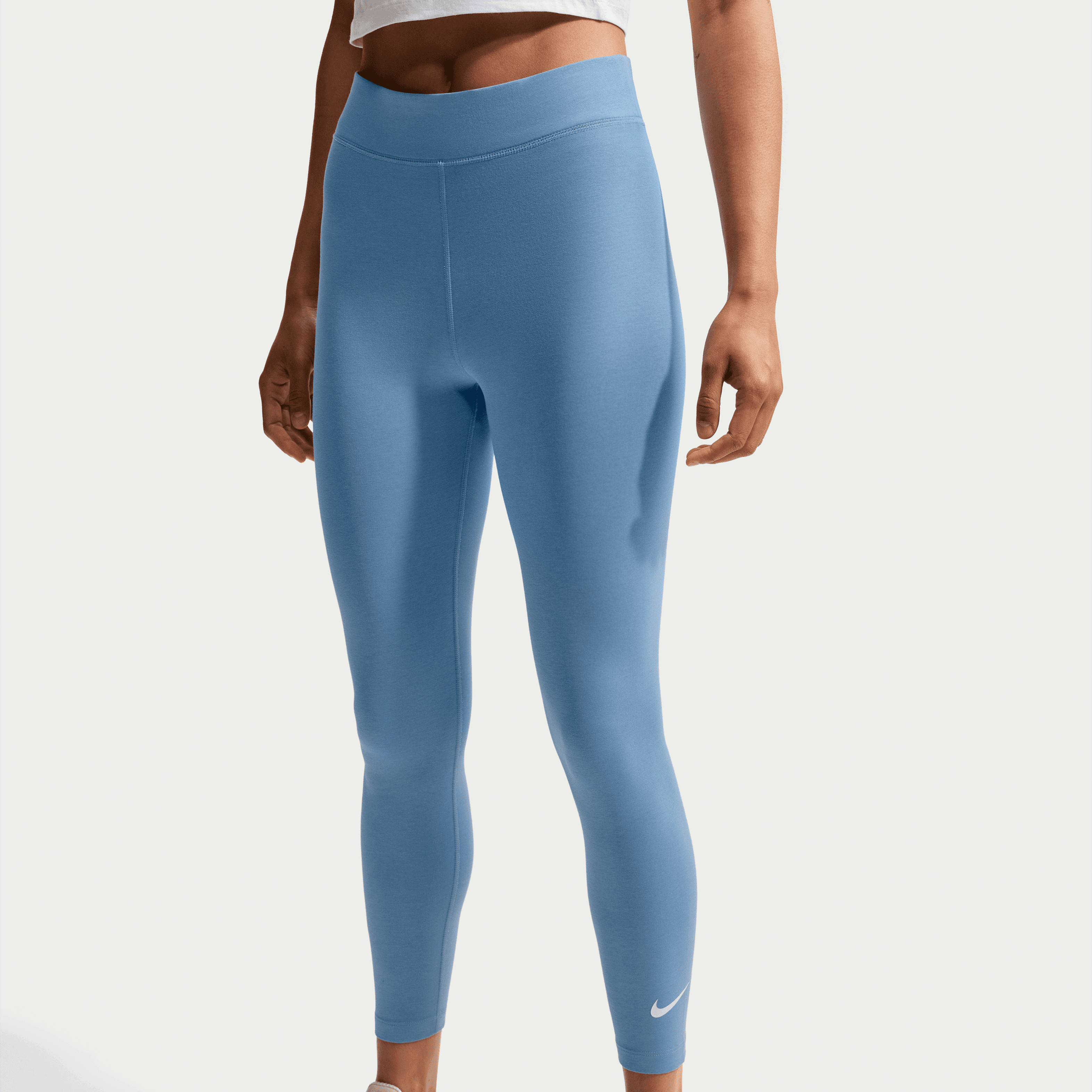 Women's Sportswear Essentials Outfit