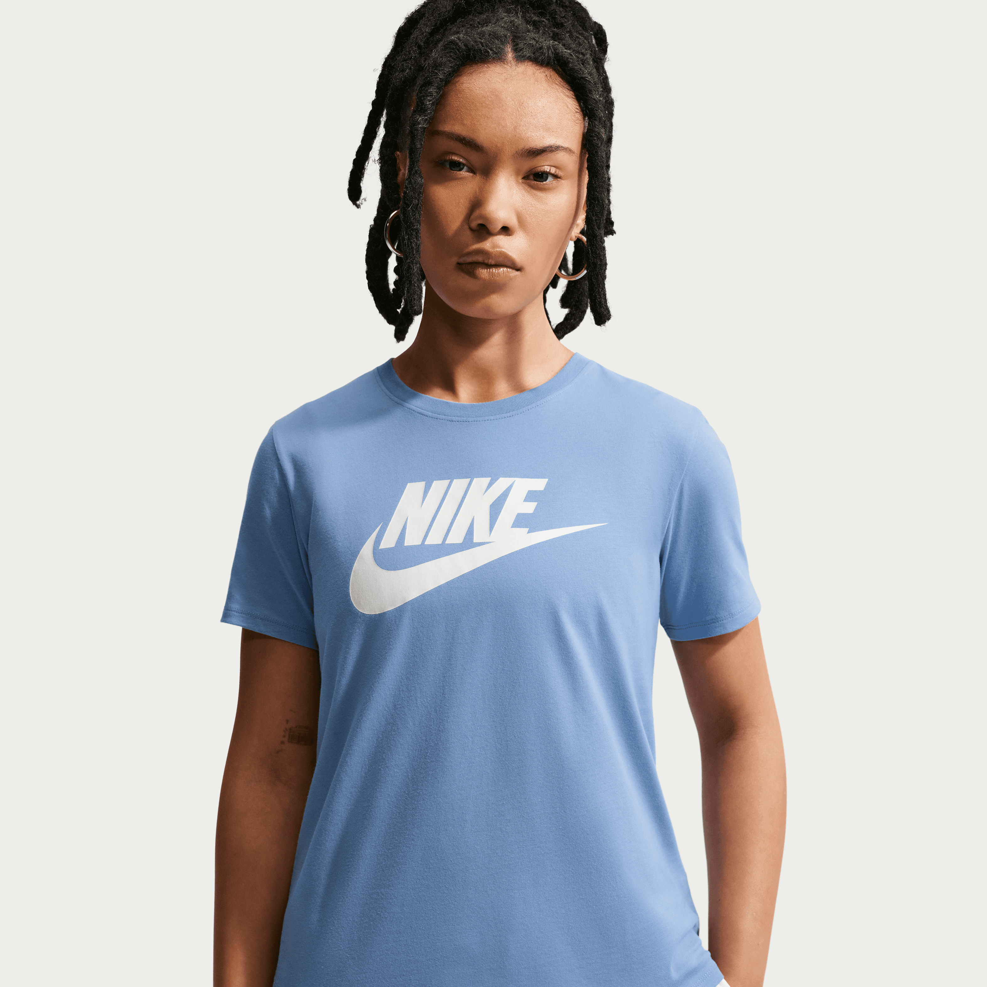 Women's Sportswear Essentials Outfit