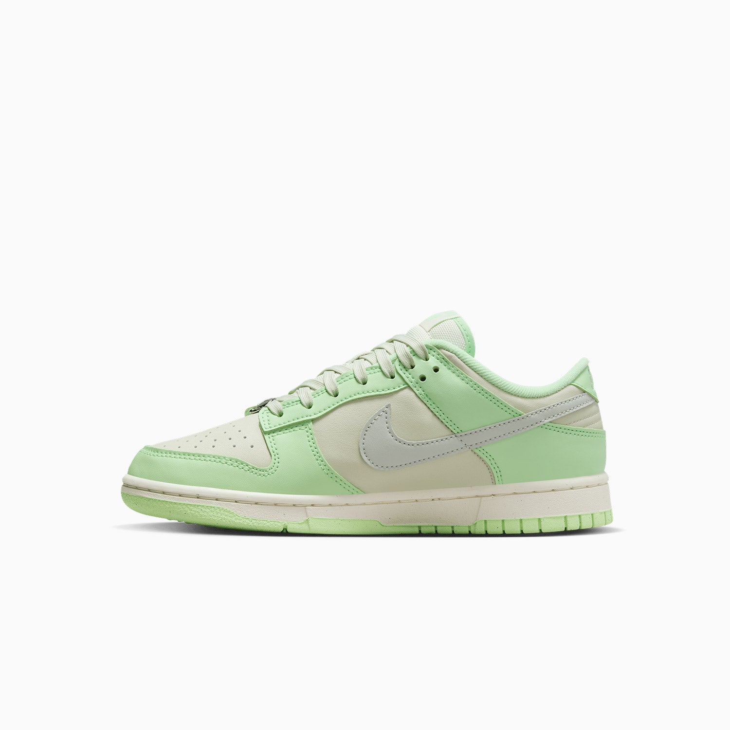 nike-womens-dunk-next-nature-se-sea-glass-fn6344-001