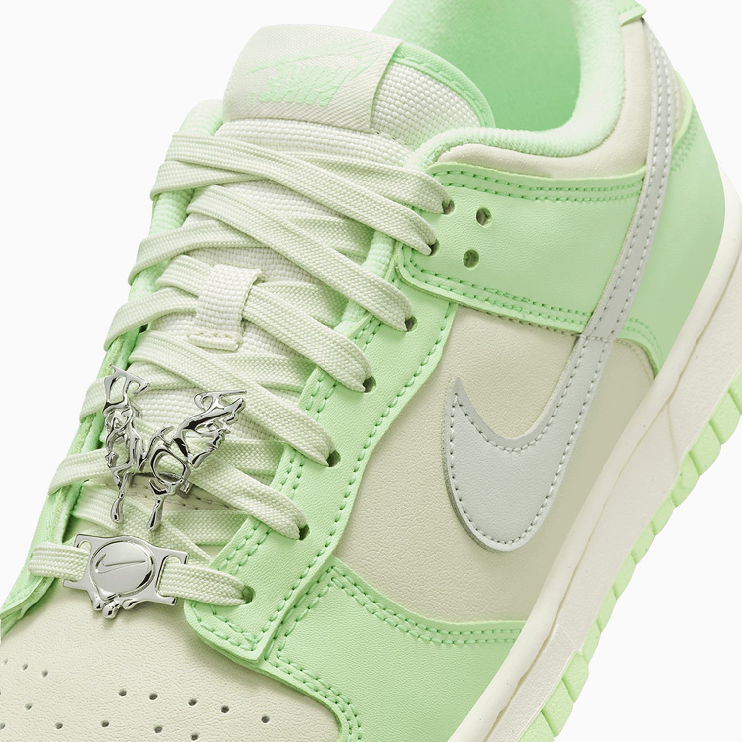 nike-womens-dunk-next-nature-se-sea-glass-fn6344-001