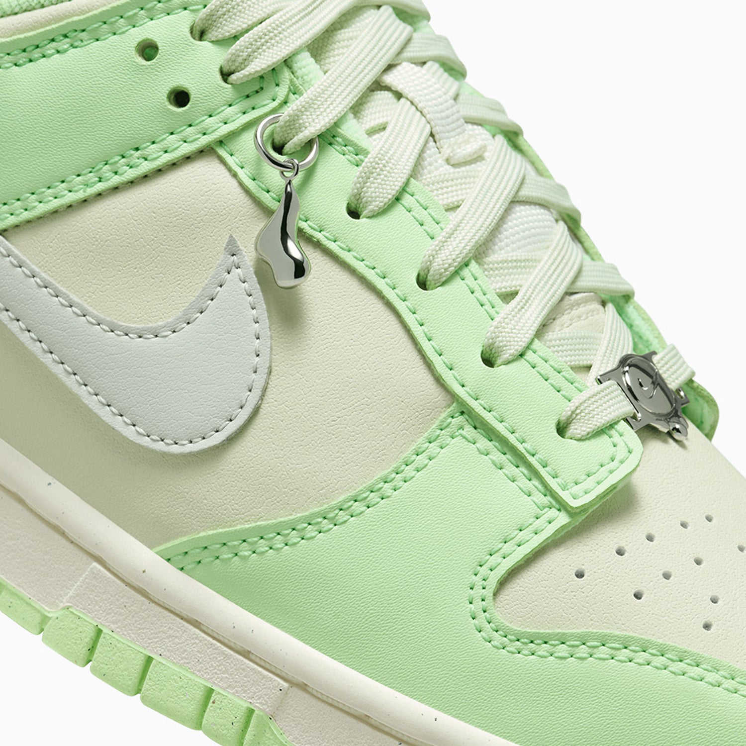 nike-womens-dunk-next-nature-se-sea-glass-fn6344-001