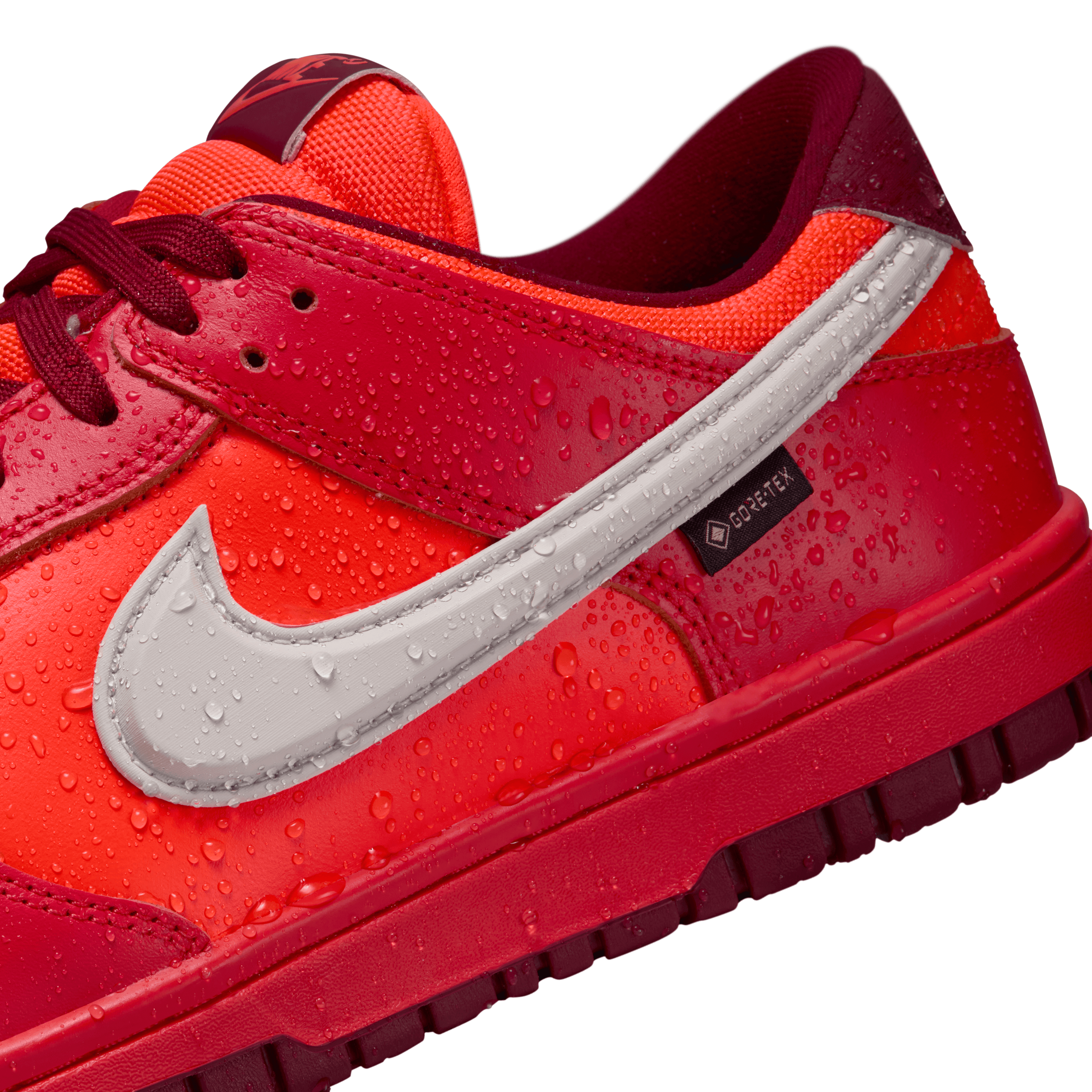 Men's Dunk Low Gore-Tex "Crimson"