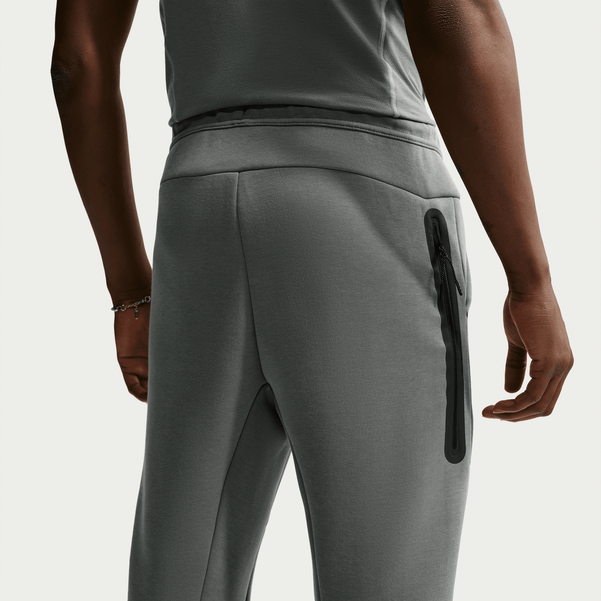 Nike Men's Sportswear Tech Fleece Windrunner Tracksuit back side