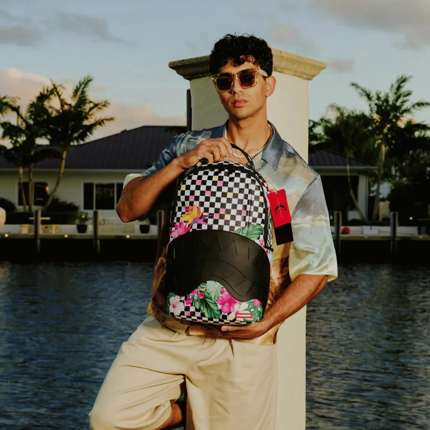sprayground-miami-fauna-backpack-b6155-blkwht