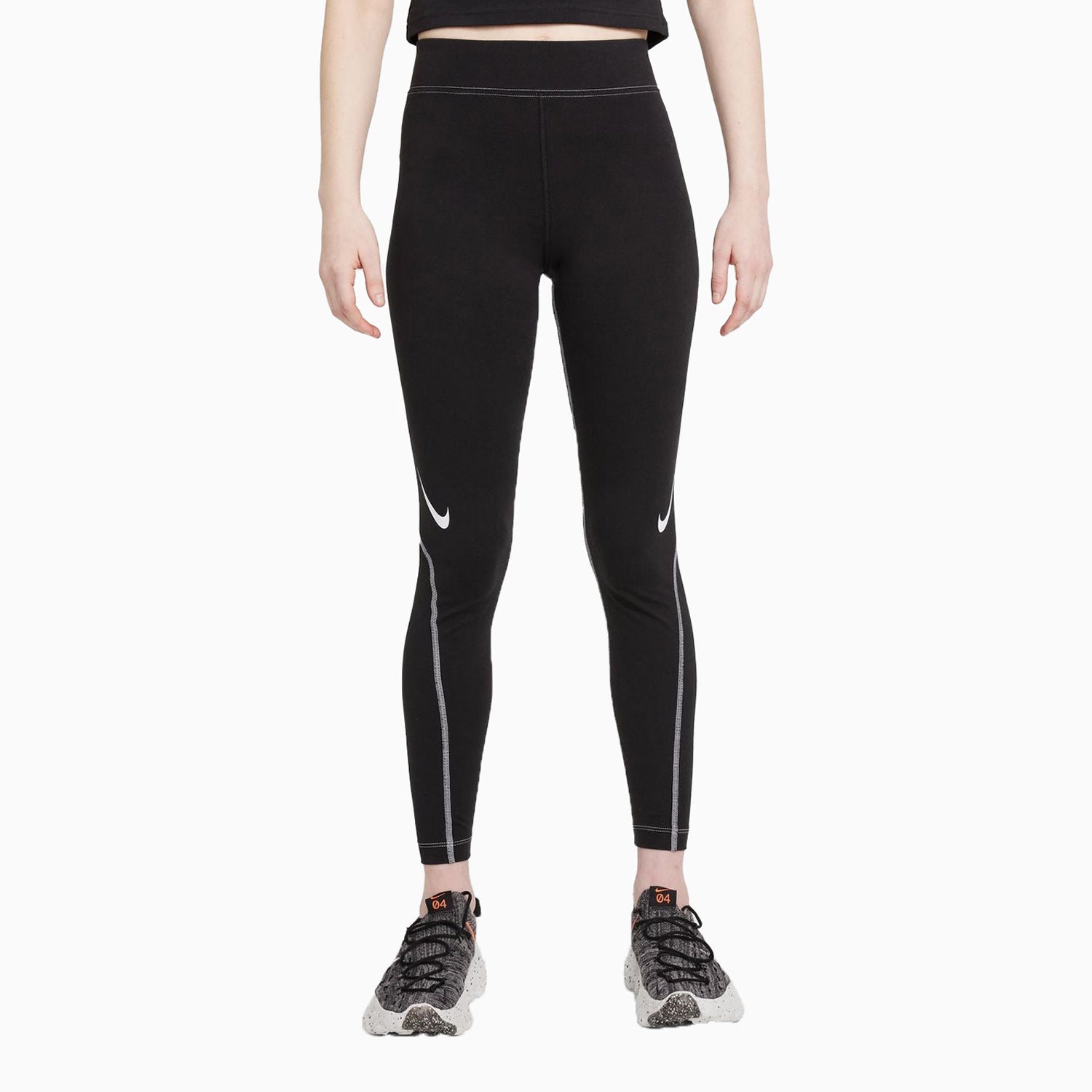 nike-womens-sportswear-swoosh-outfit-dd5580-010