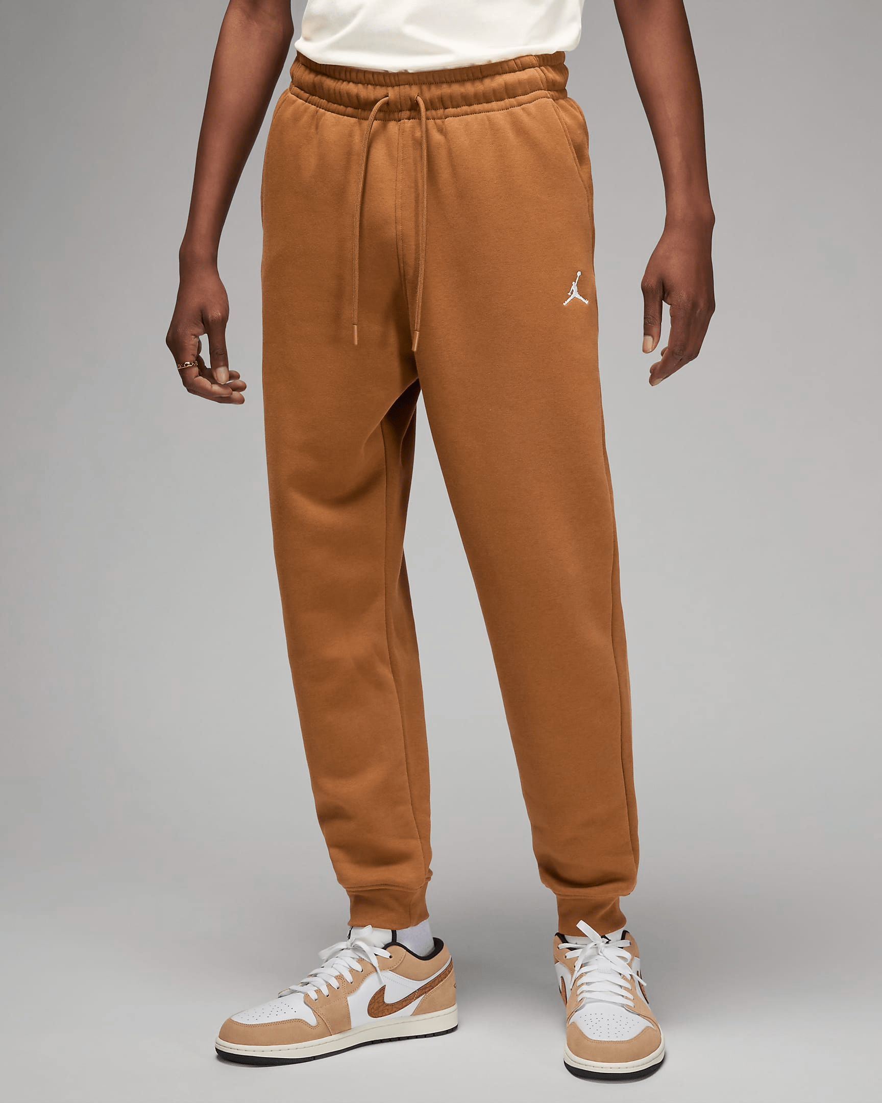 jordan-mens-essentials-fleece-outfit-fj7774-281-fj7779-281