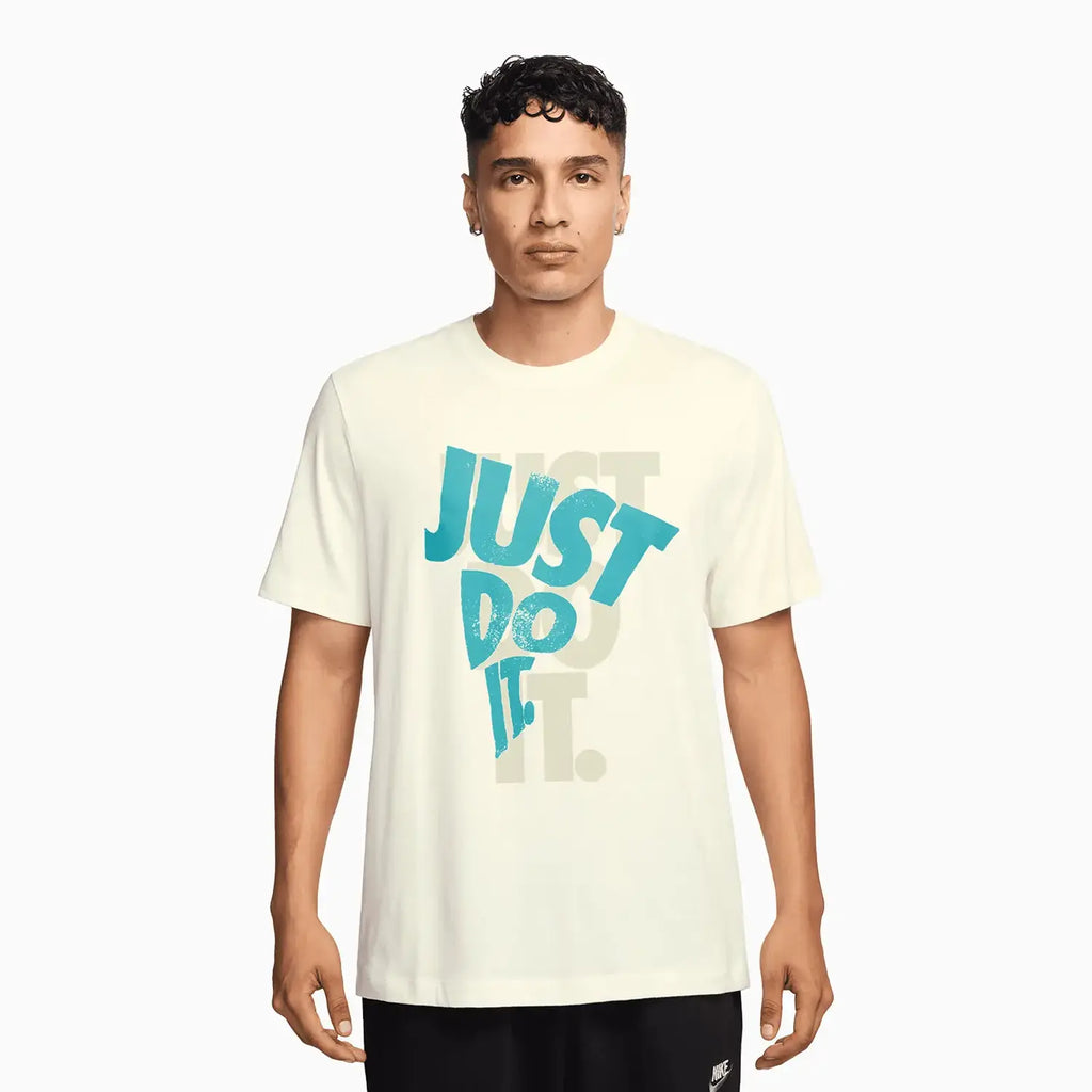 Nike Men's Sportswear T-Shirt And Shorts Outfit