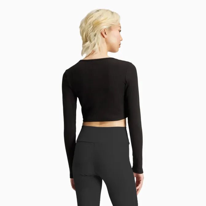 adidas-womens-originals-essentials-ribbed-outfit-iw5725-iw5727