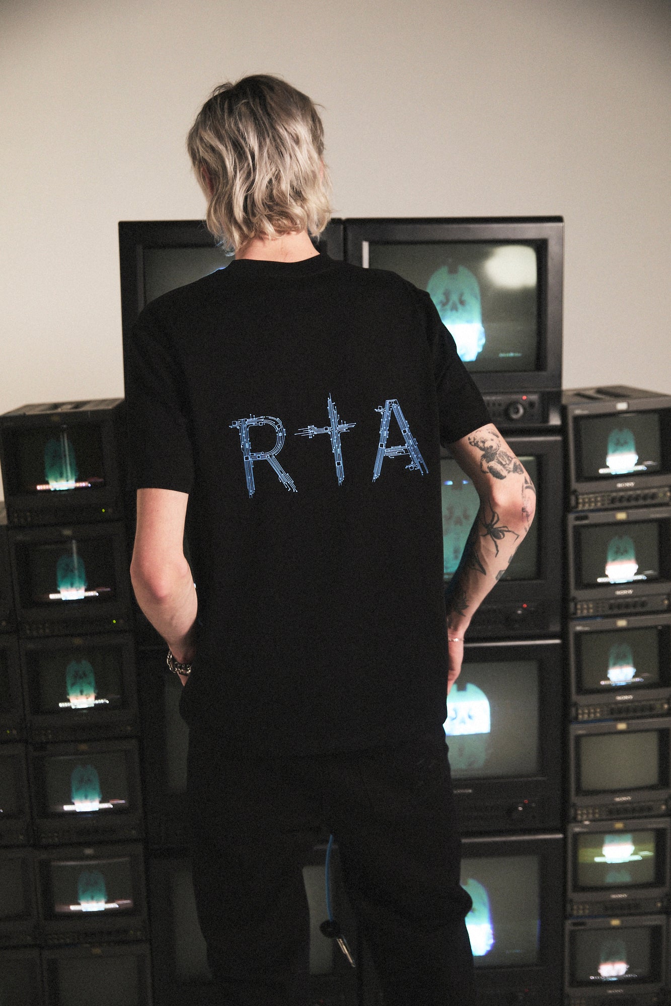 Men's Liam Black Circuit Cross T-Shirt