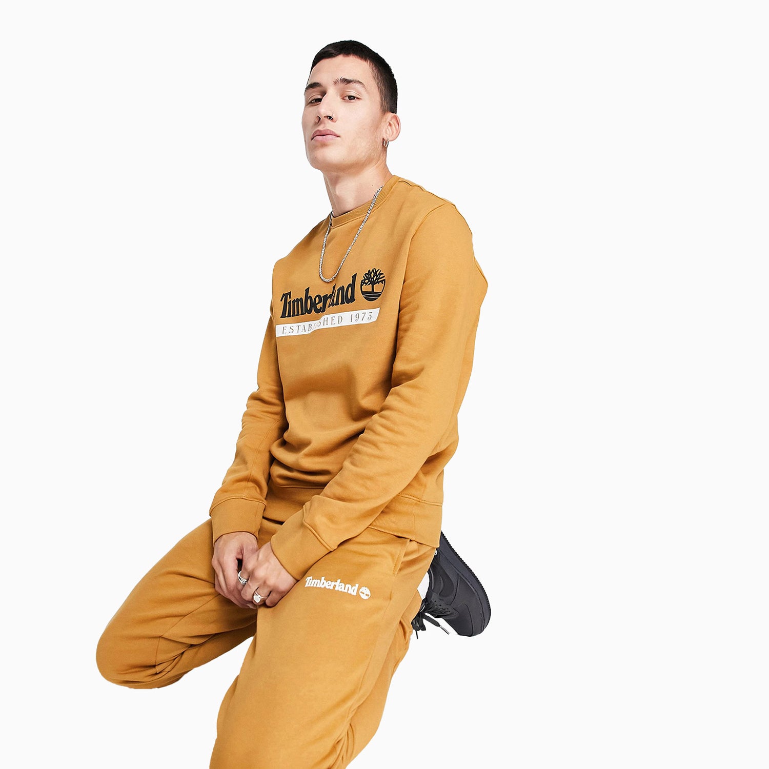 timberland-mens-established-1973-crewneck-sweatshirt-tb0a2amhz42