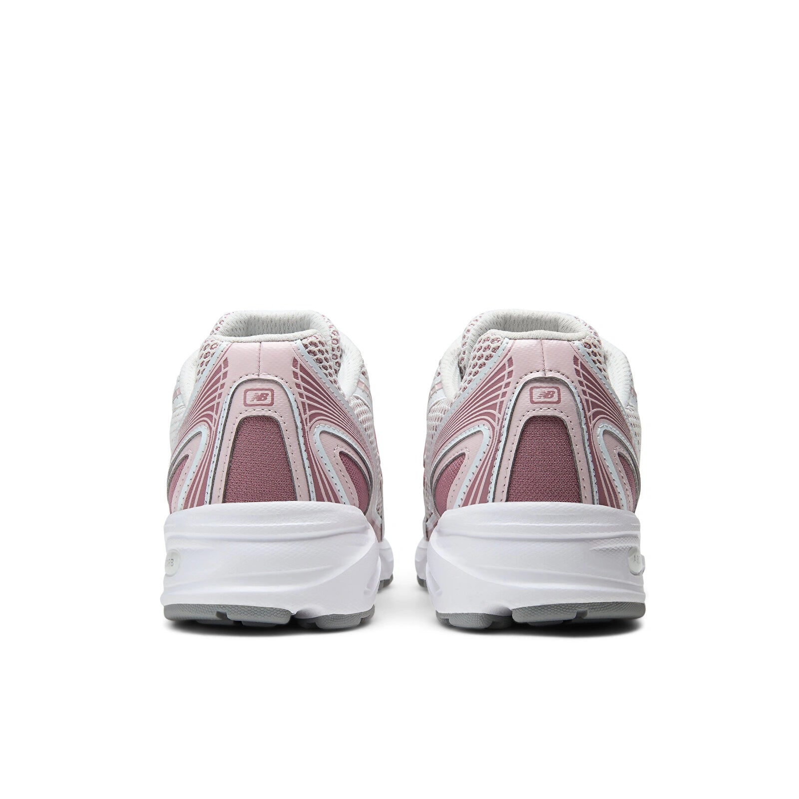 New Balance 740 