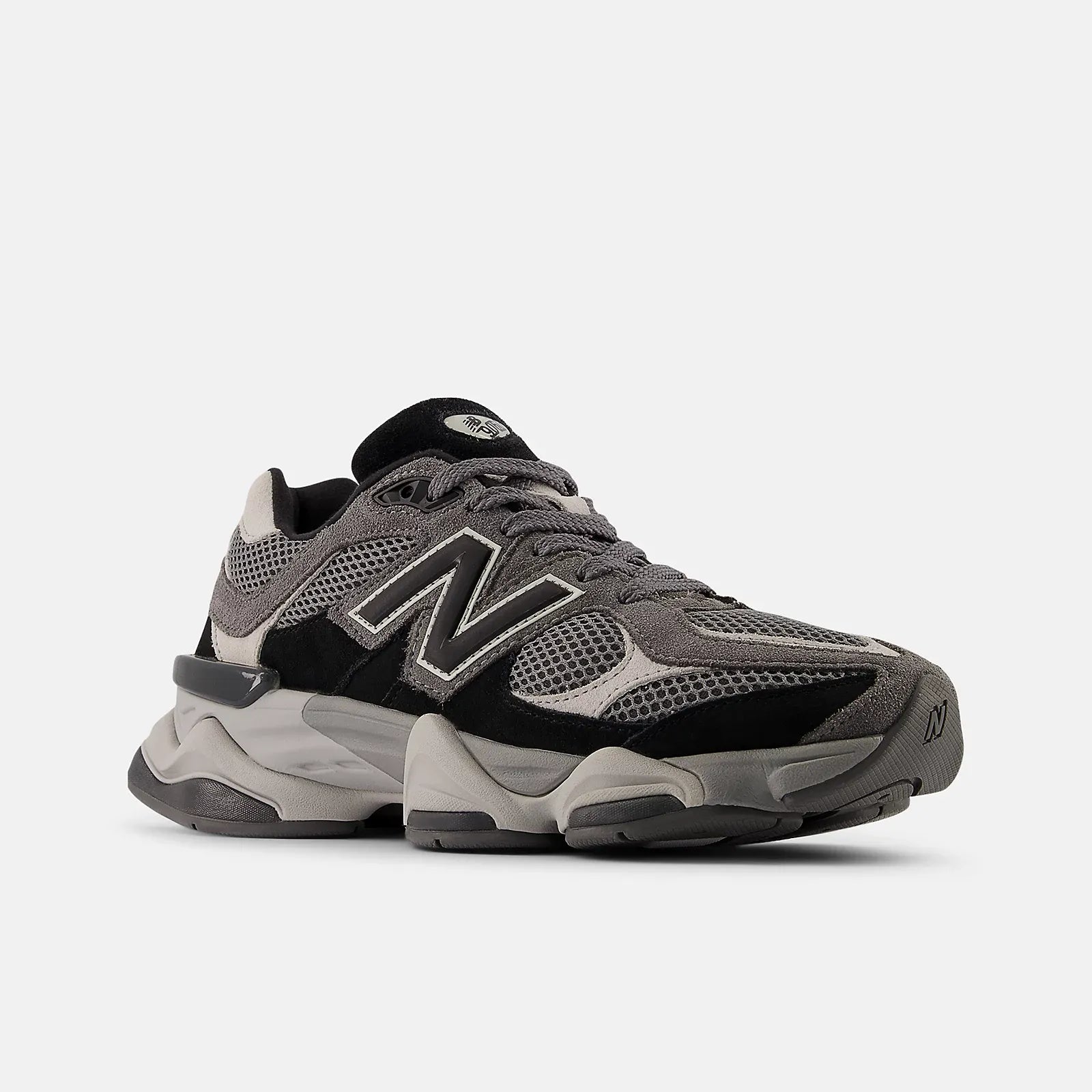 9060 "Black Castlerock"