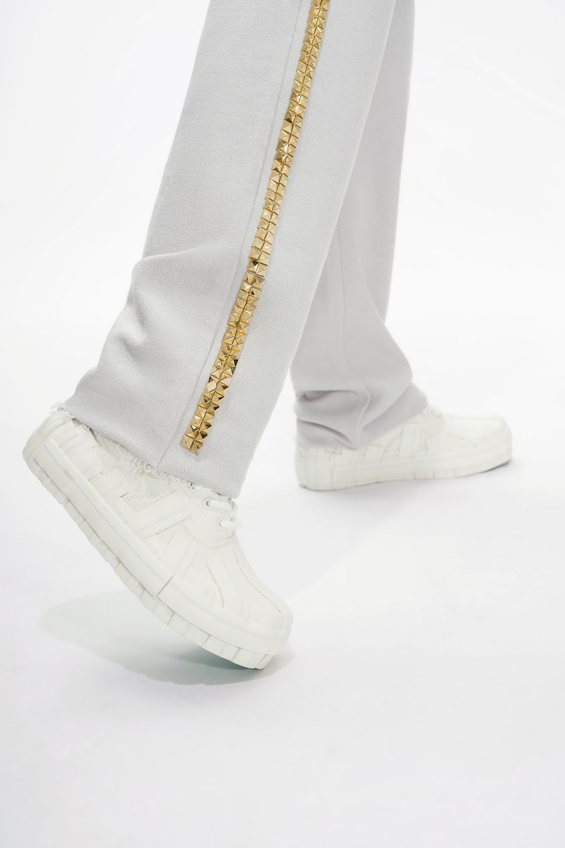 Men's Hand It Saturn Outfit