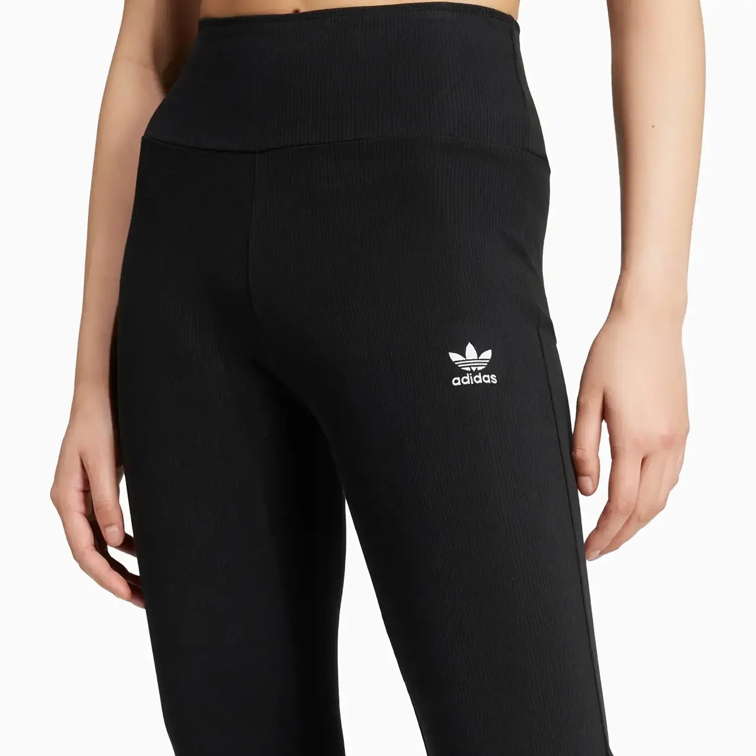 adidas-womens-originals-essentials-ribbed-outfit-iw5725-iw5727