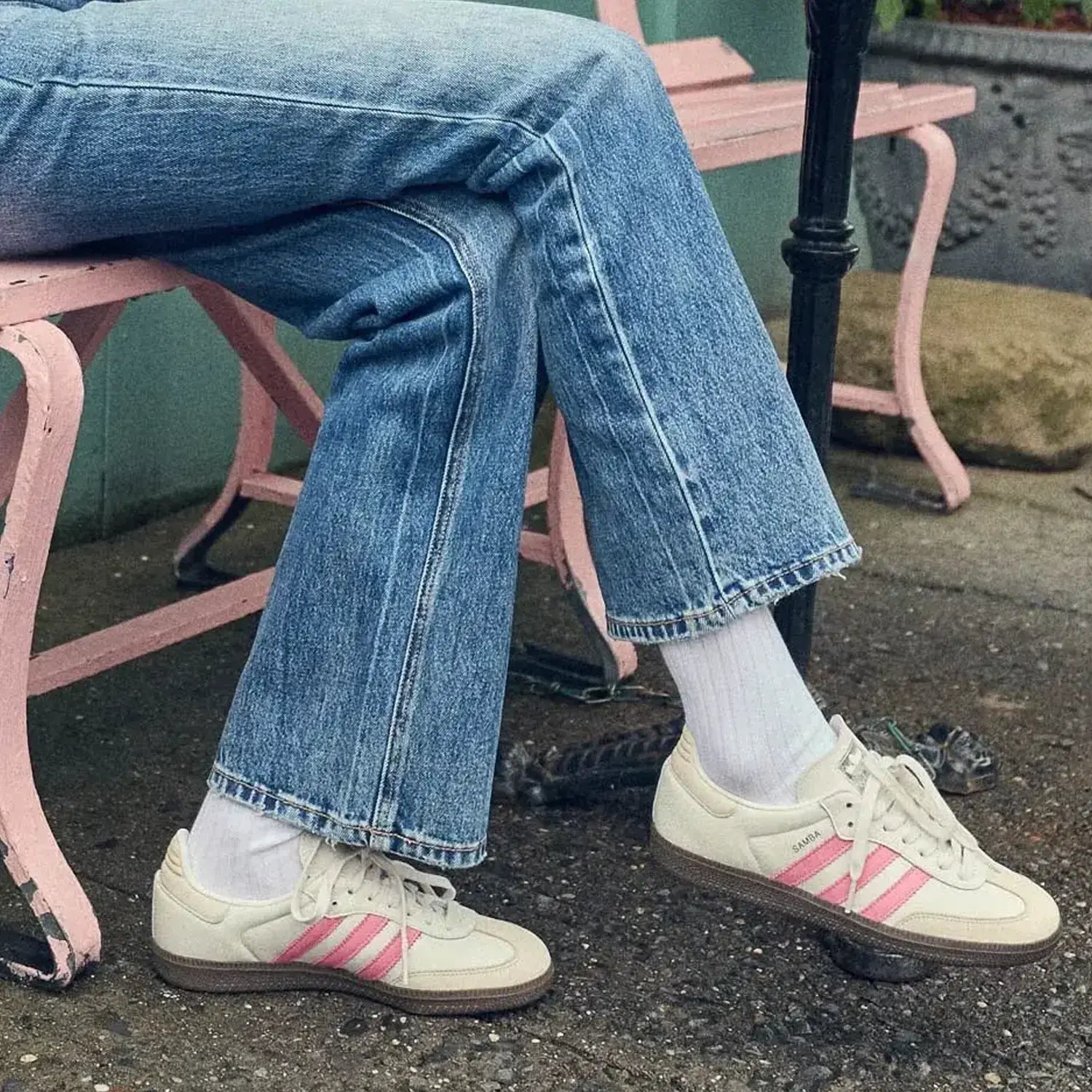 adidas-womens-originals-samba-og-white-lucid-pink-ig1962