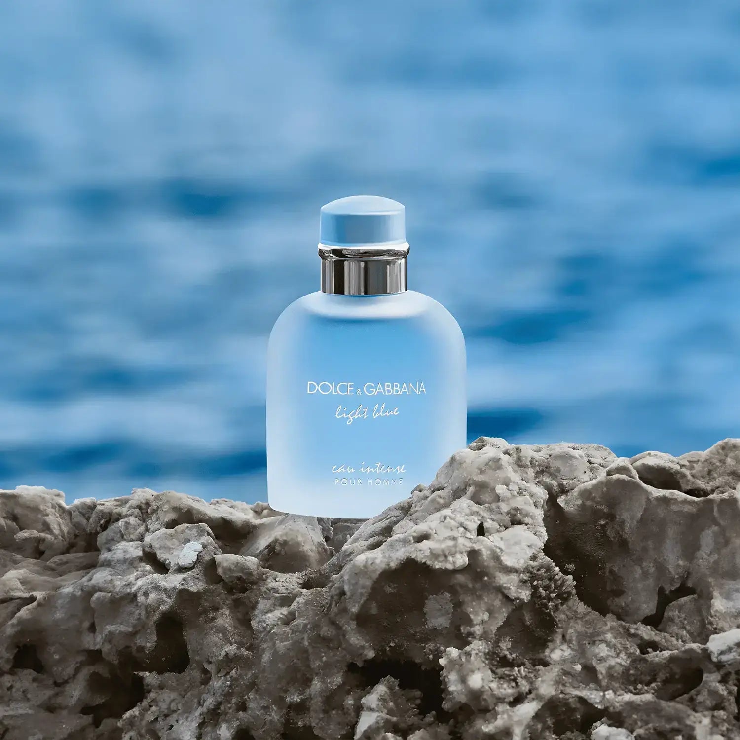 dolce-gabbana-light-blue-pour-homme-eau-de-parfum-intense-3-3-oz-3423473032878