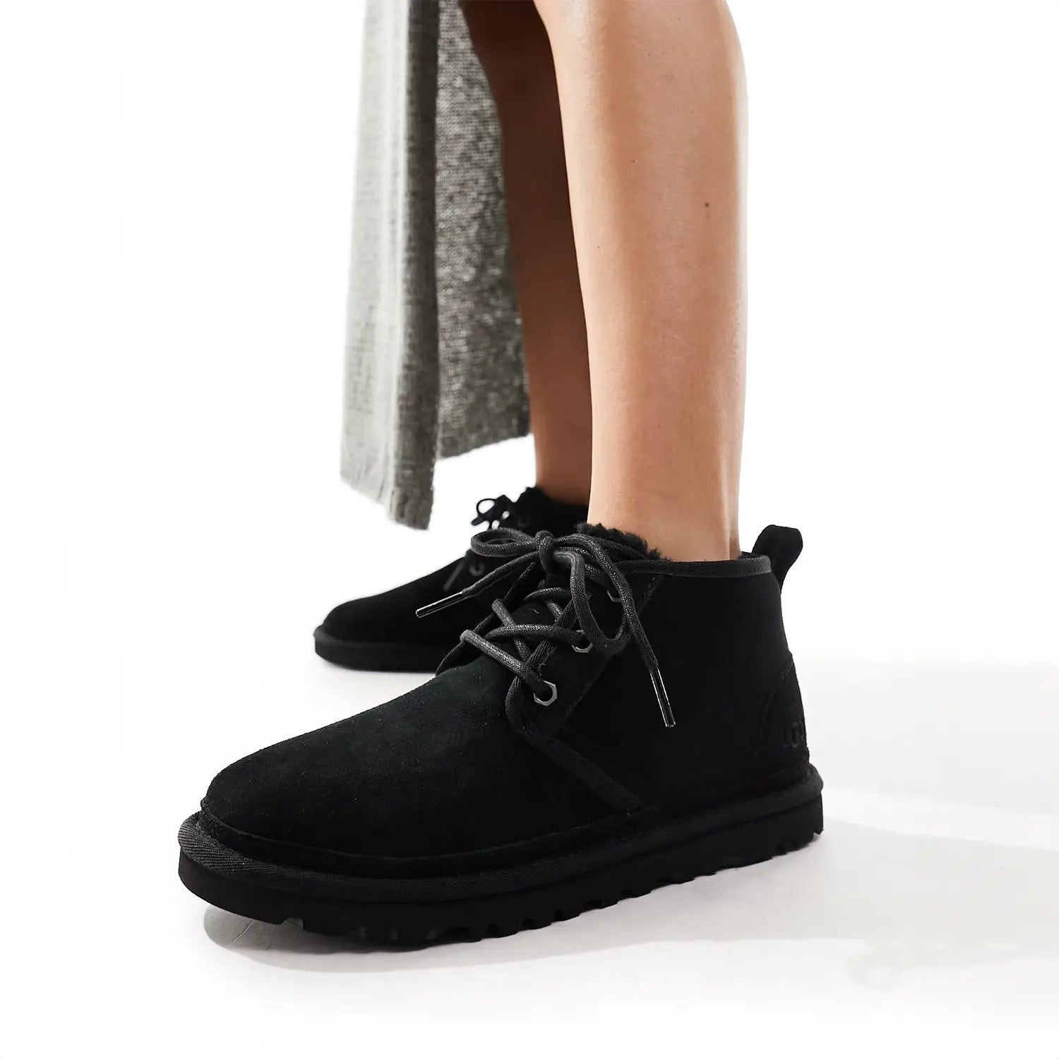 UGG Women s Neumel Boot Chestnut Black
