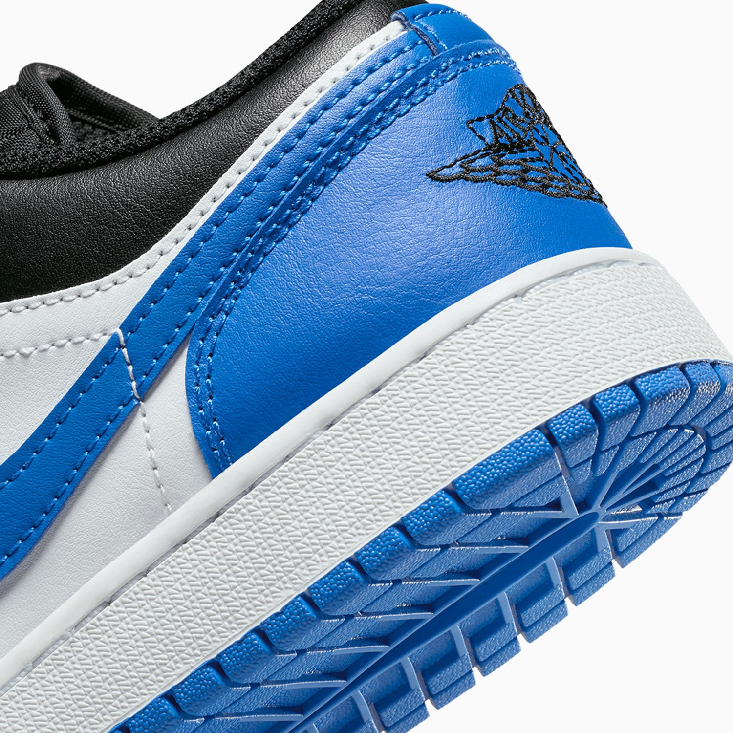 kids-air-jordan-1-low-alternate-royal-toe-grade-school-shoes-553560-140