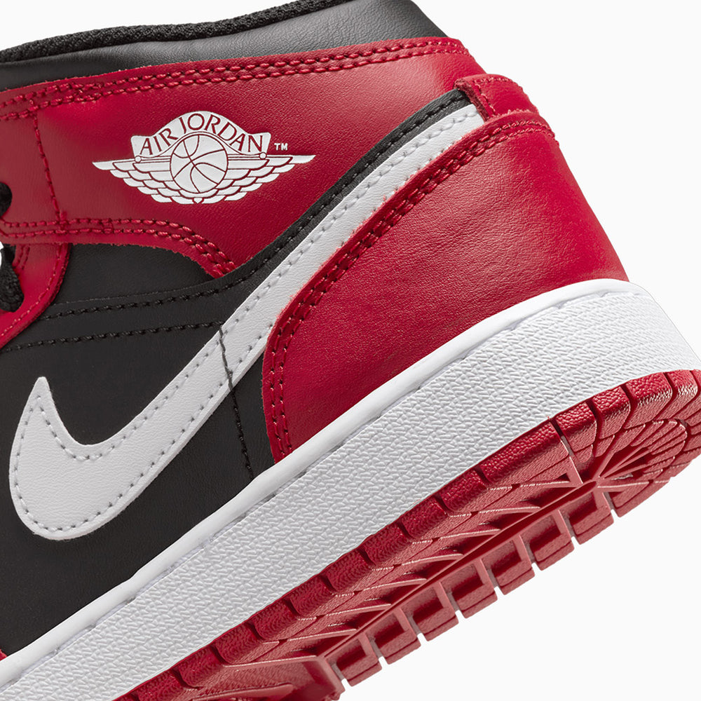 Air Jordan Grade School Retro 1 Mid Sneakers main image 0