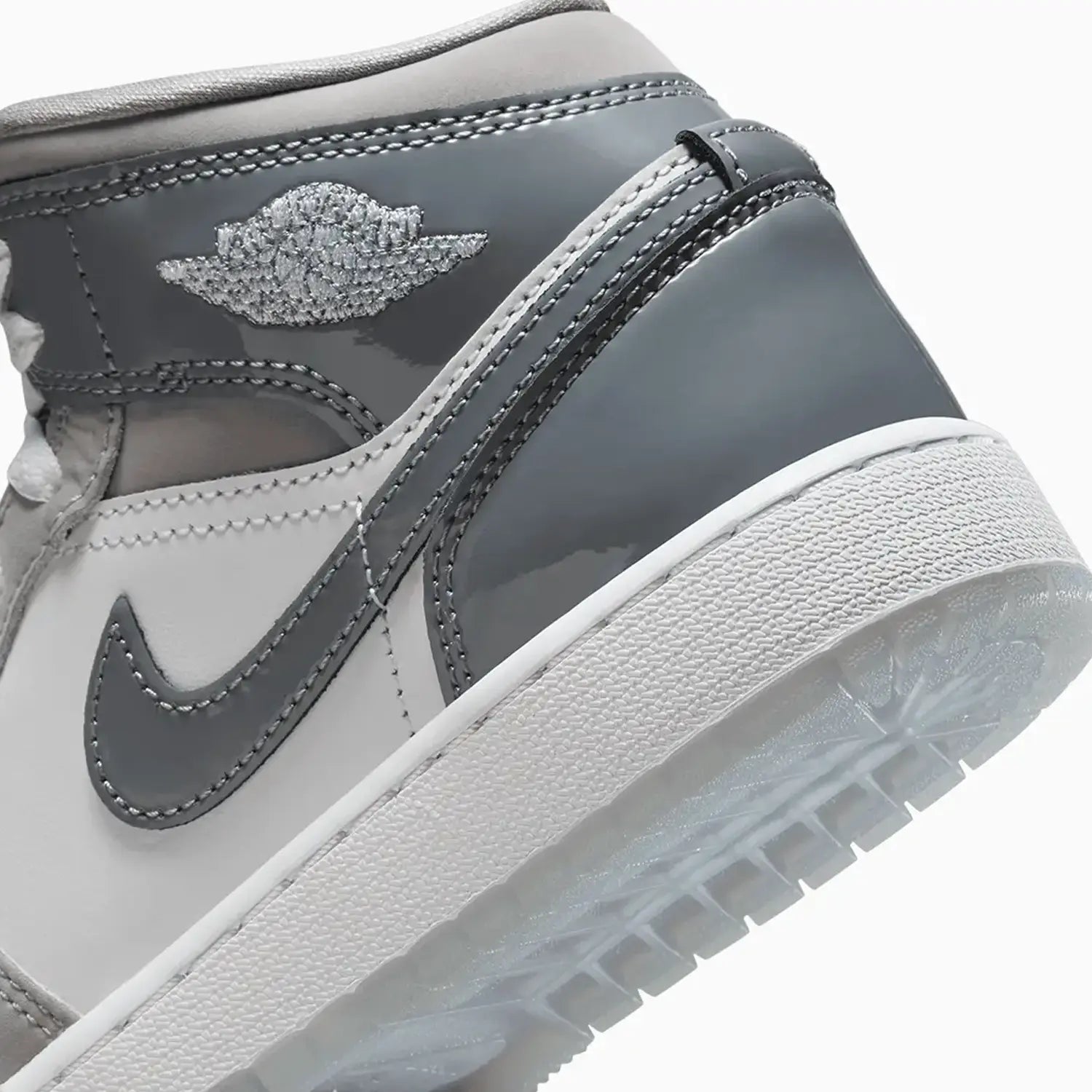 kids-air-jordan-1-mid-se-grade-school-shoes-hf3193-100