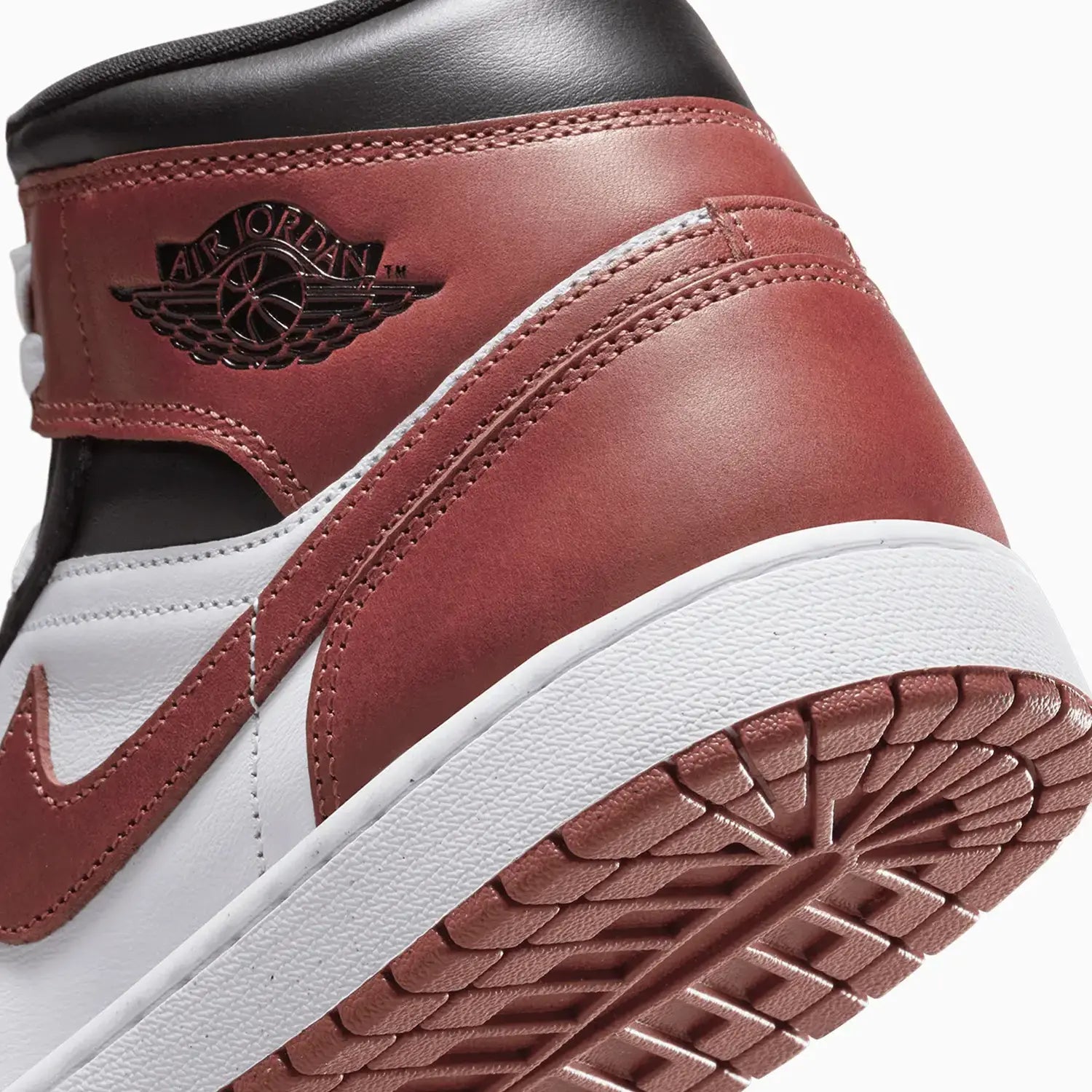 mens-air-jordan-1-mid-se-dark-pony-shoes-hf3216-102