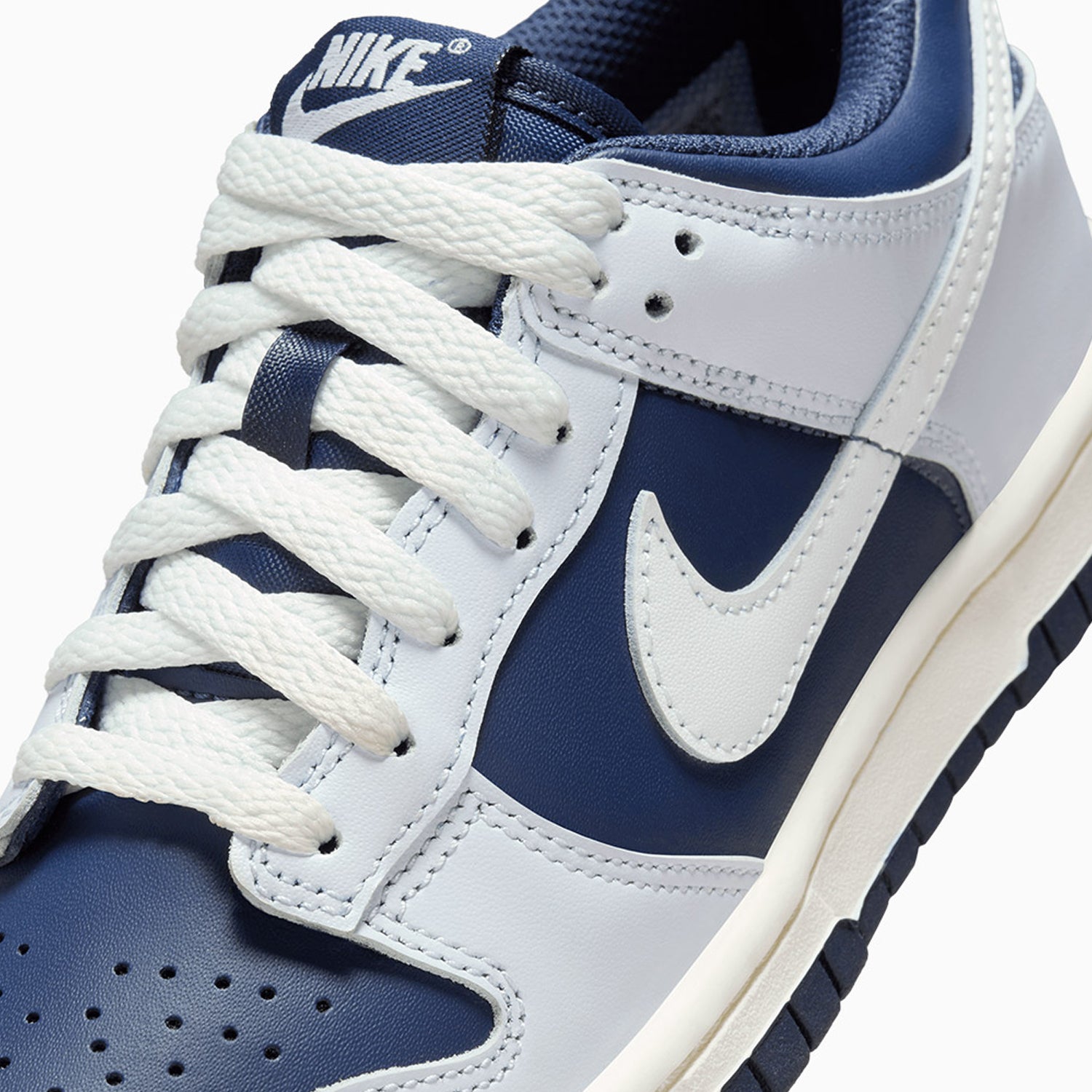 nike-kids-dunk-low-football-grey-midnight-navy-grade-school-shoes-fb9109-002