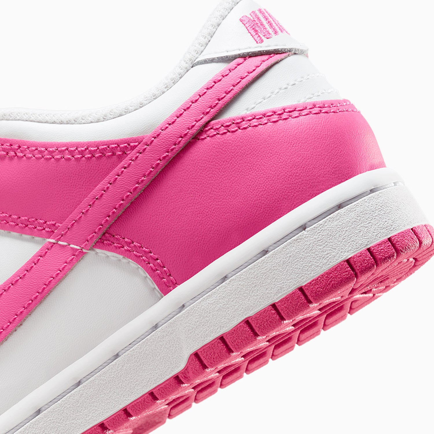 nike-kids-dunk-low-laser-fuchsia-pre-school-shoes-fb9108-102nike-kids-dunk-low-laser-fuchsia-pre-school-shoes-fb9108-102
