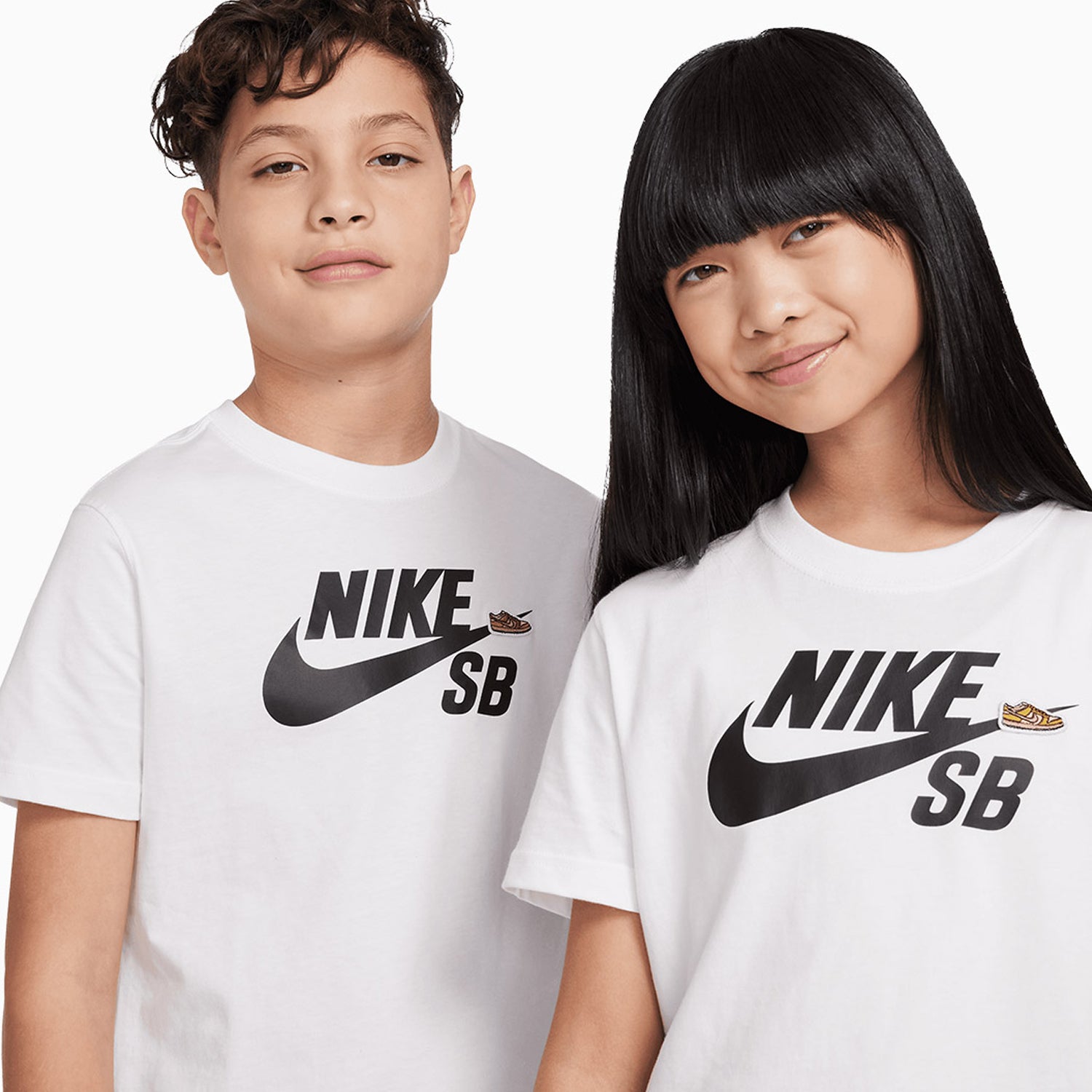 nike-kids-sportswear-t-shirt-and-shorts-outfit-fn9673-100/FD3289-010