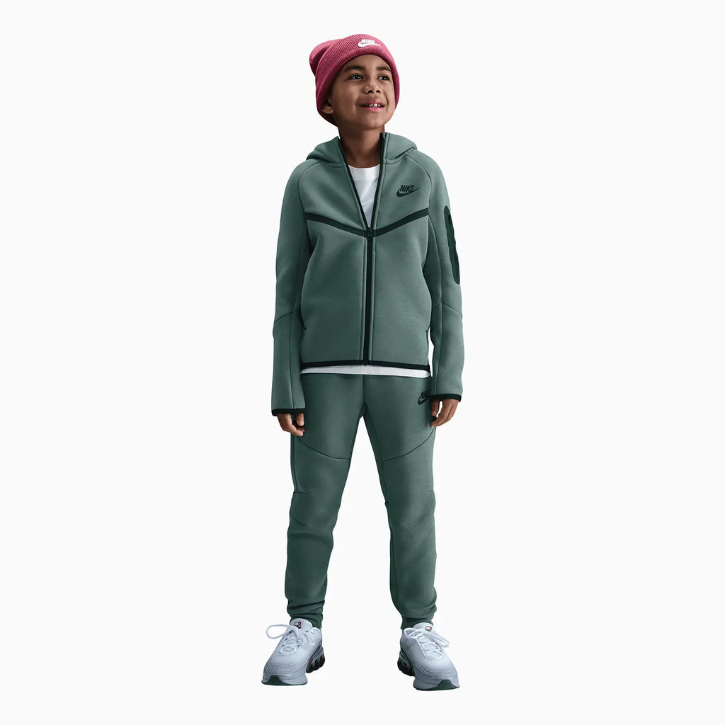 nike-kids-sportswear-tech-