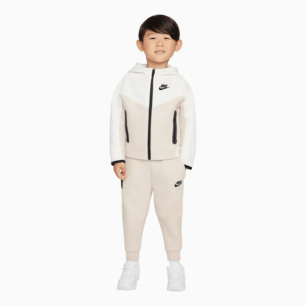 nike-kids-sportswear-tech-