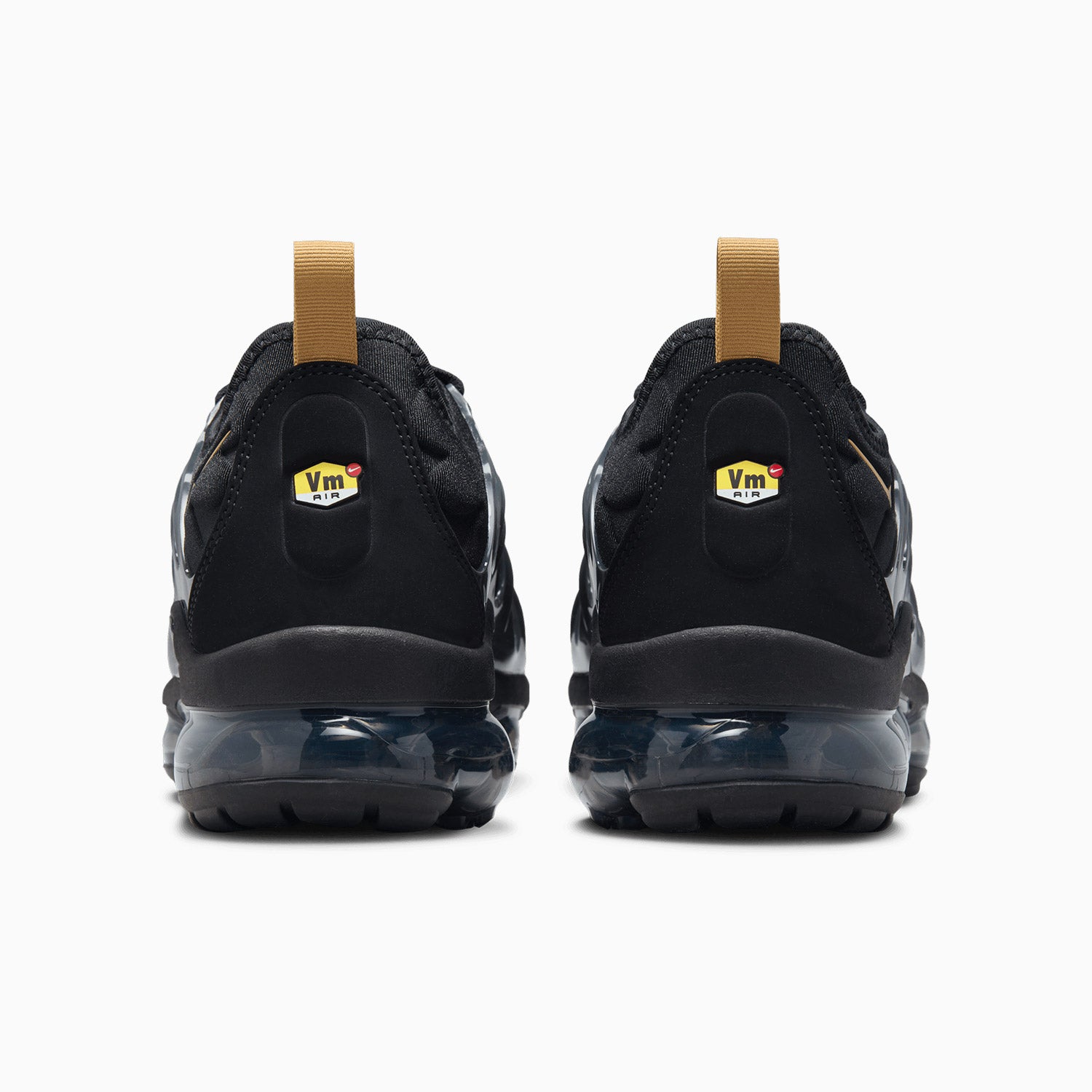 nike-mens-air-vapormax-plus-black-metallic-gold-shoes-bq5068-001