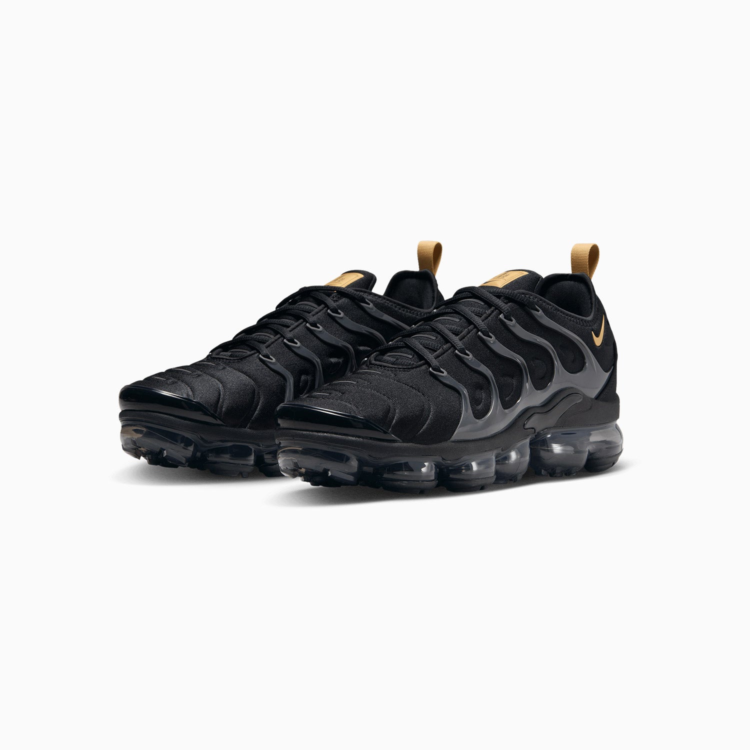 nike-mens-air-vapormax-plus-black-metallic-gold-shoes-bq5068-001