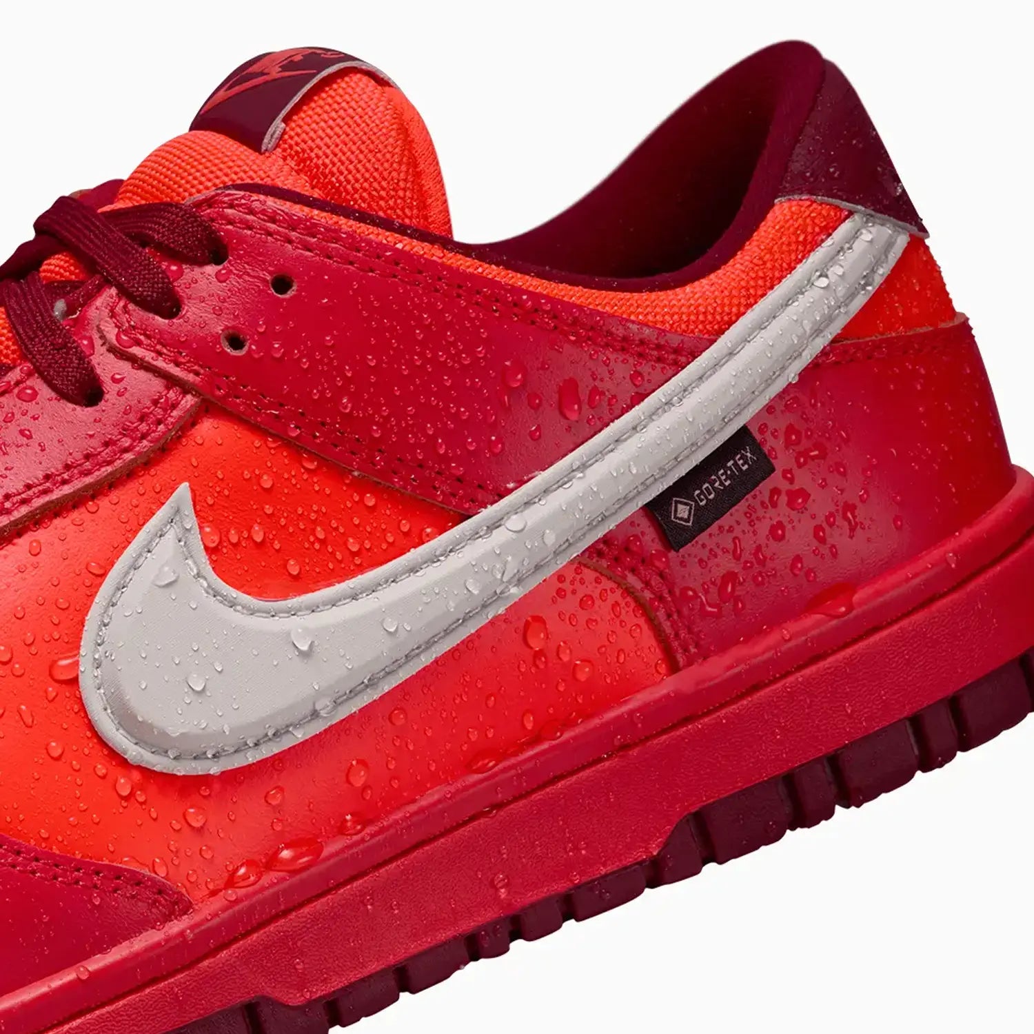 Men's Dunk Low Gore-Tex "Crimson"