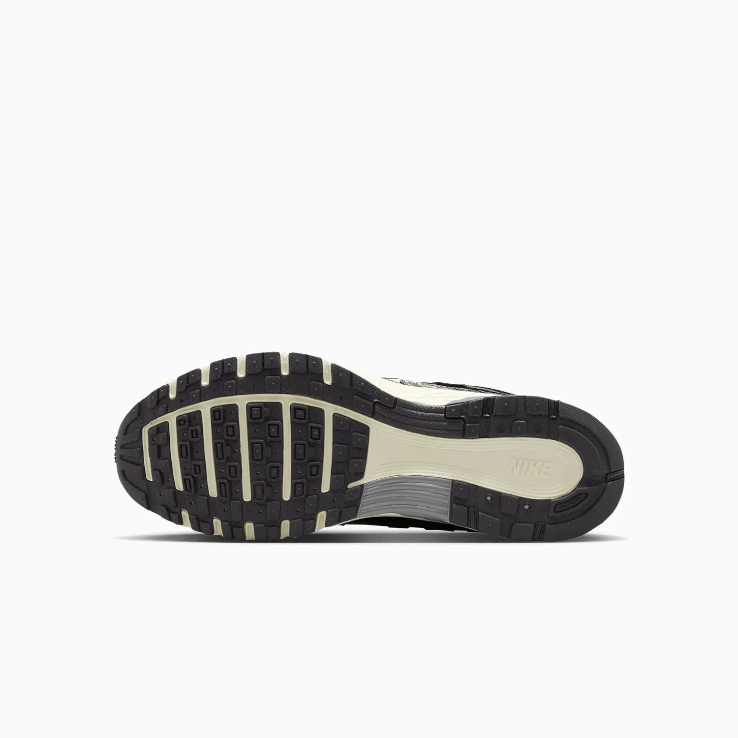 Men's P-6000 SE Shoes Nike - Tops and Bottoms USA