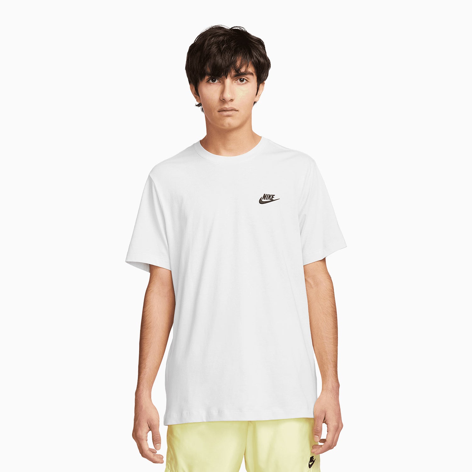 nike-mens-sportswear-t-shirt-and-shorts-outfit-ar4997-101-fb8171-010