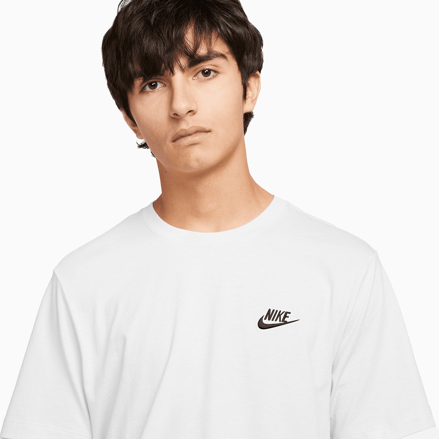 nike-mens-sportswear-t-shirt-and-shorts-outfit-ar4997-101-fb8171-010