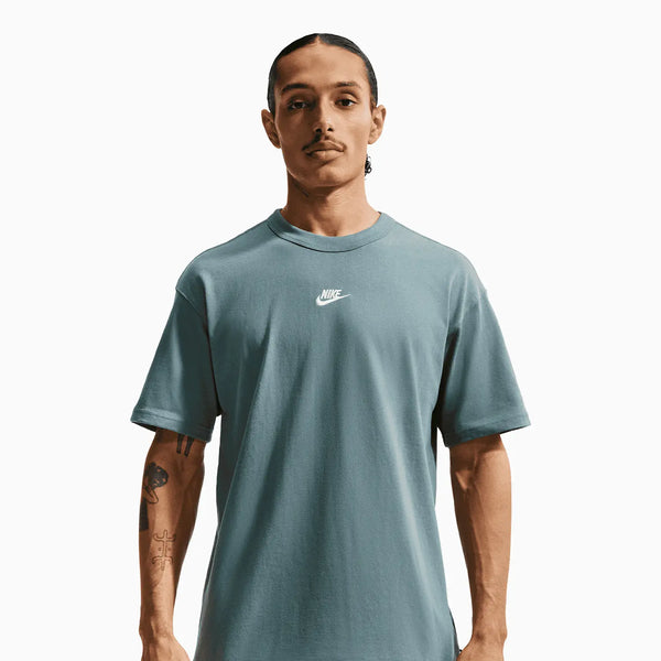Nike Men's Sportswear T-Shirt and Shorts Outfit