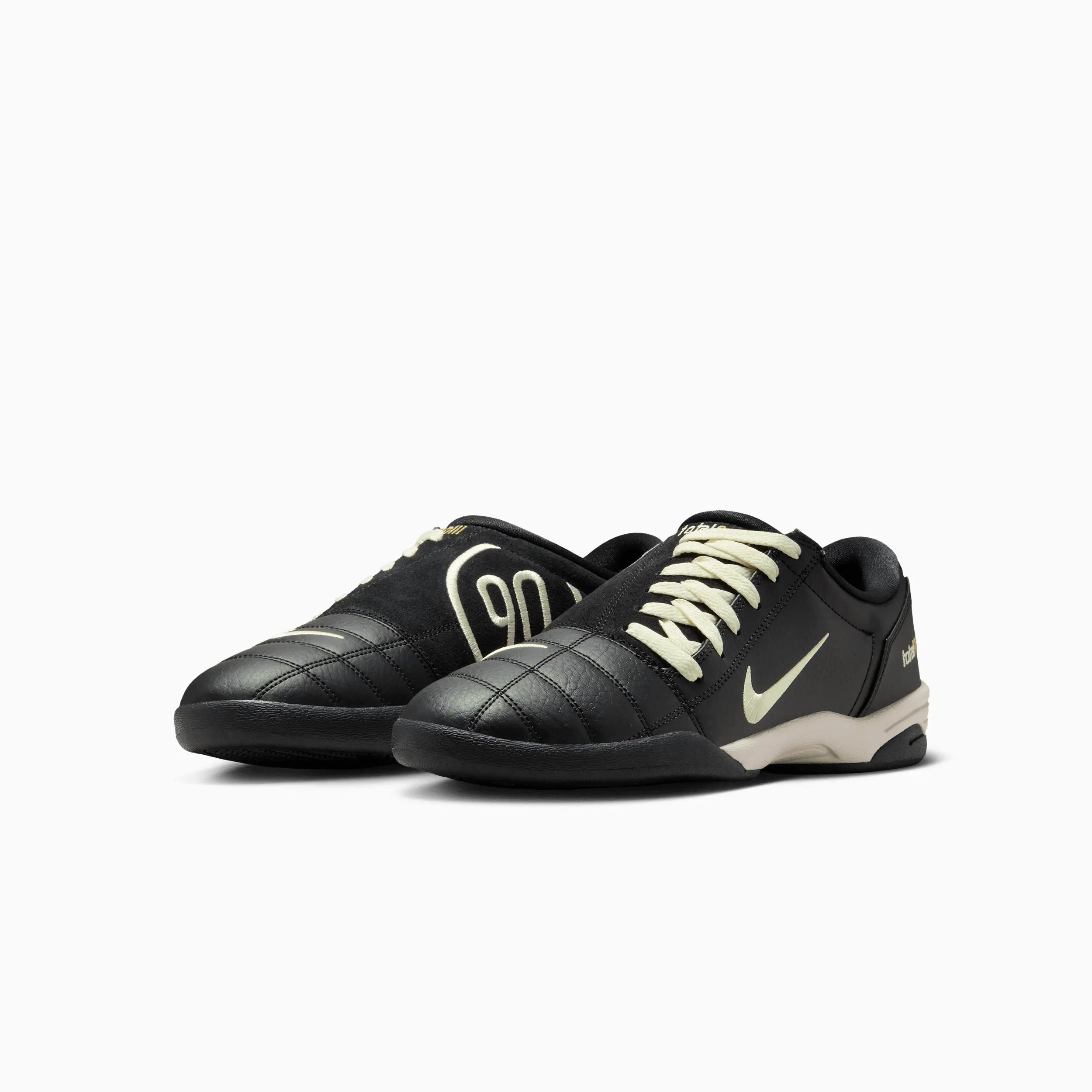 Nike Men's Total 90 