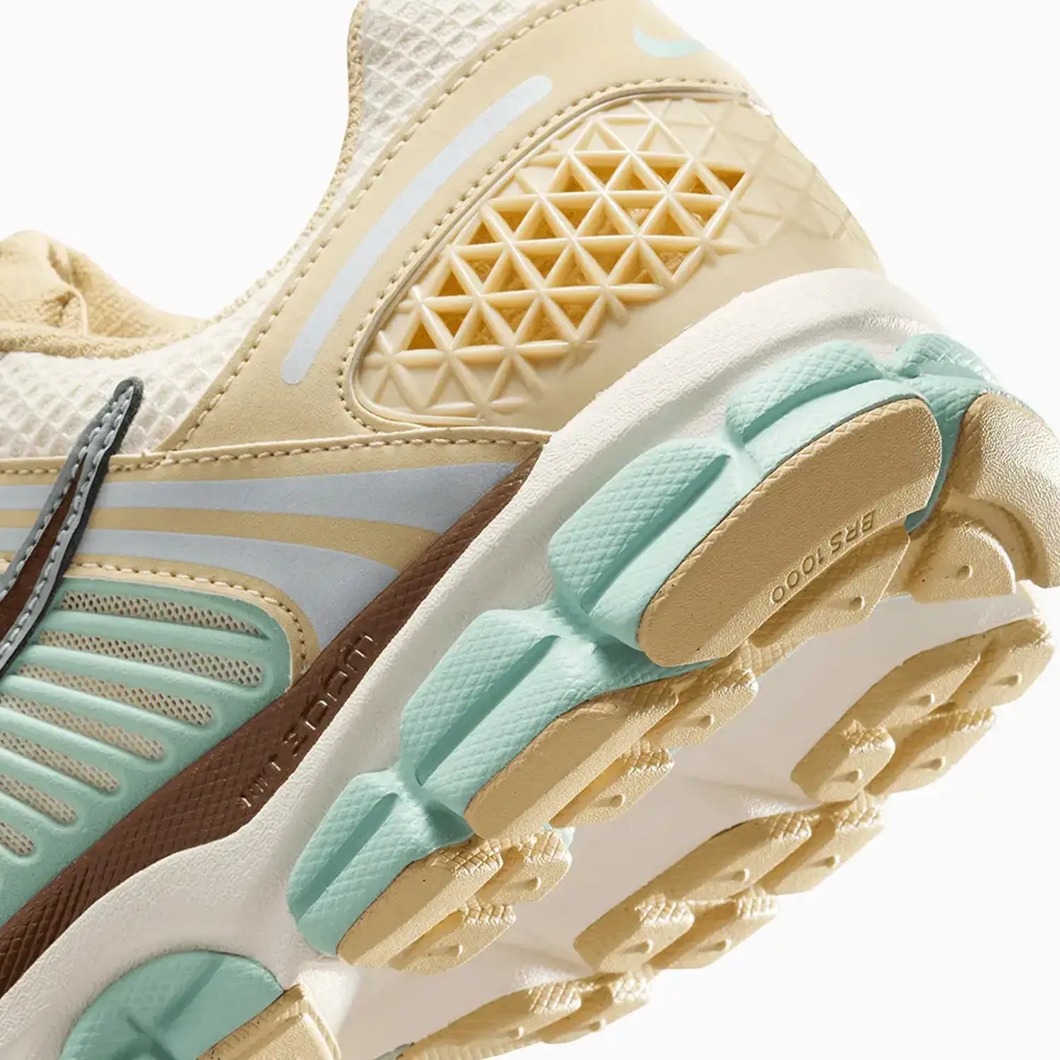 Men's Zoom Vomero 5 SE "Team Gold Seafoam"