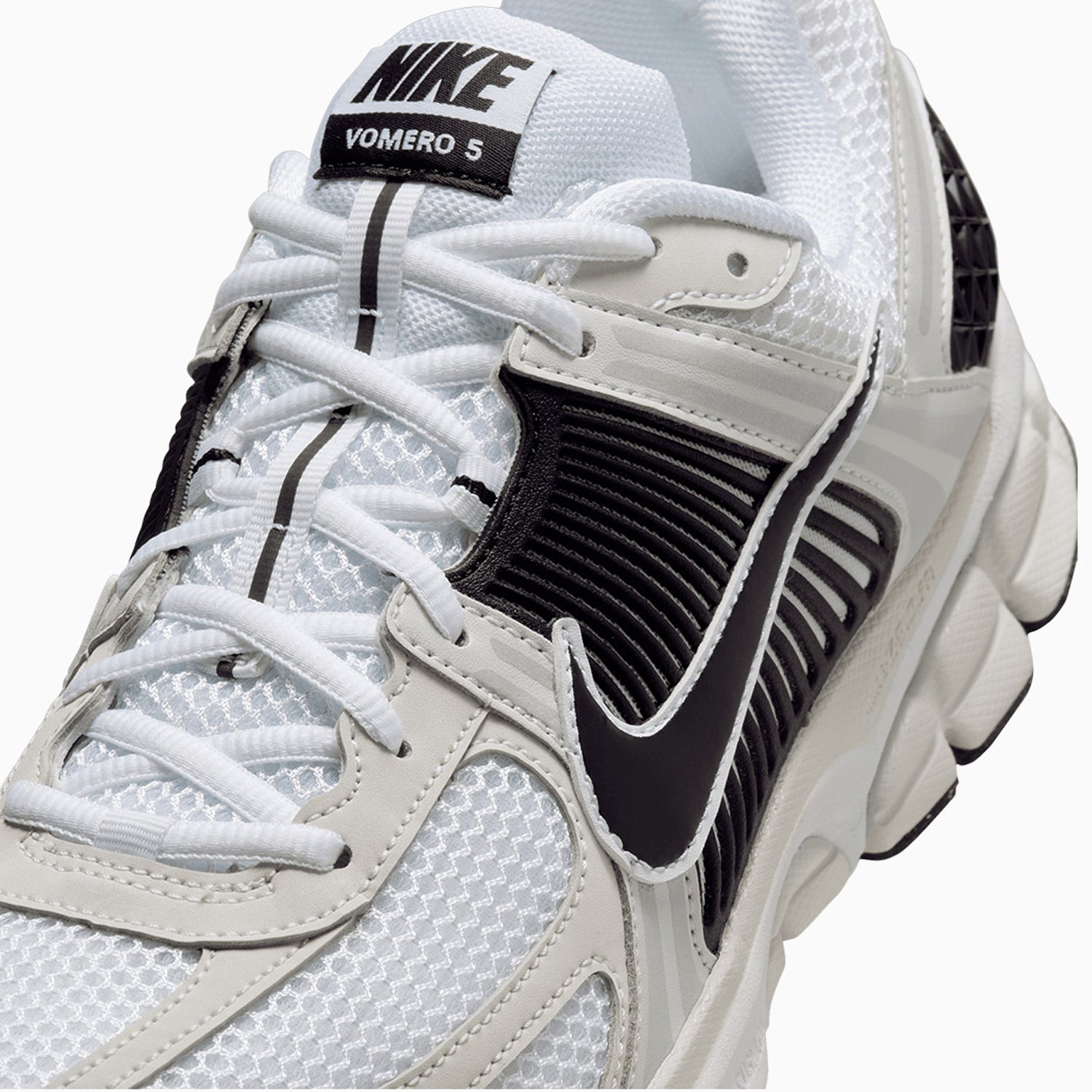 nike-mens-zoom-vomero-5-white-black-shoes-fb9149-101