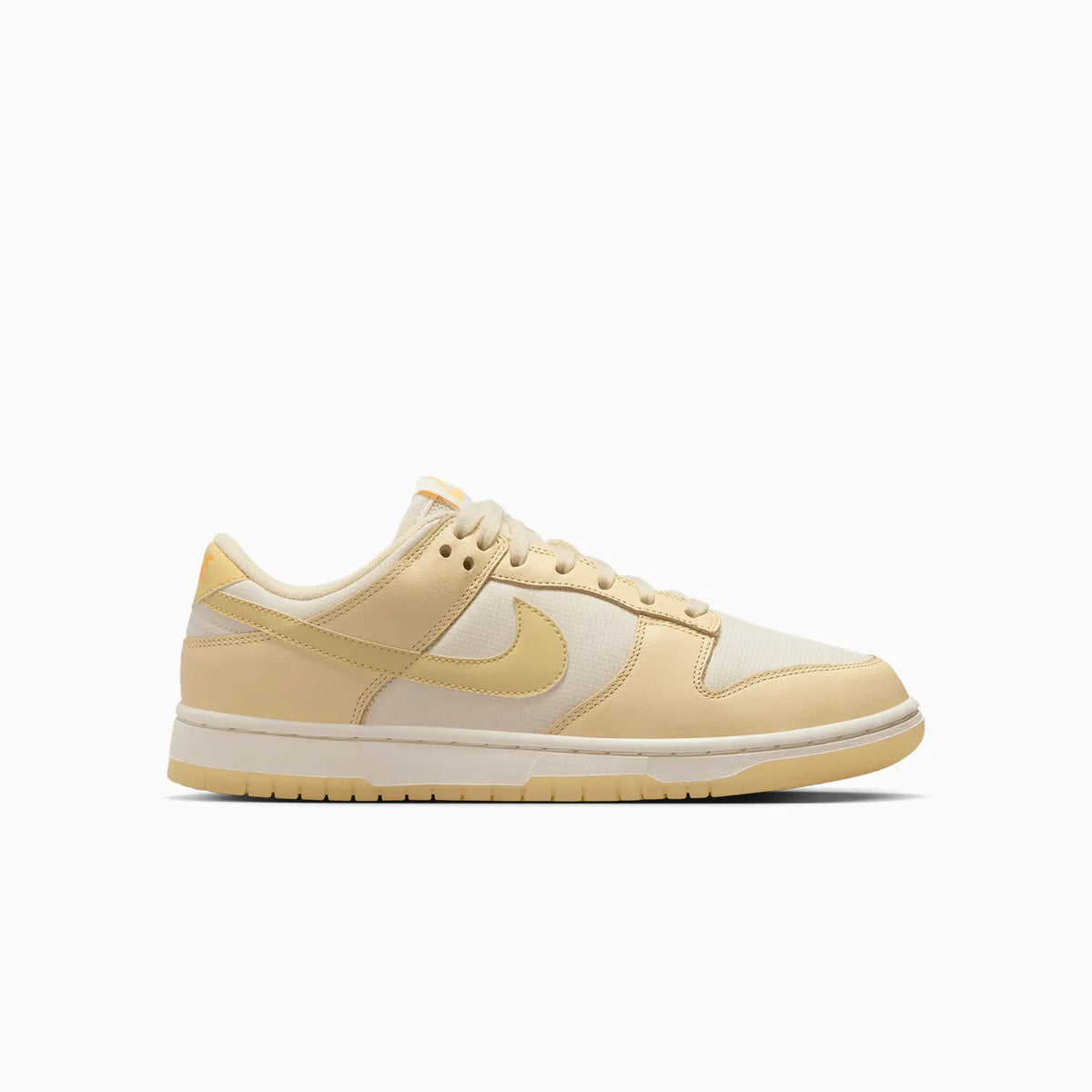 nike-womens-dunk-low-muslin- 