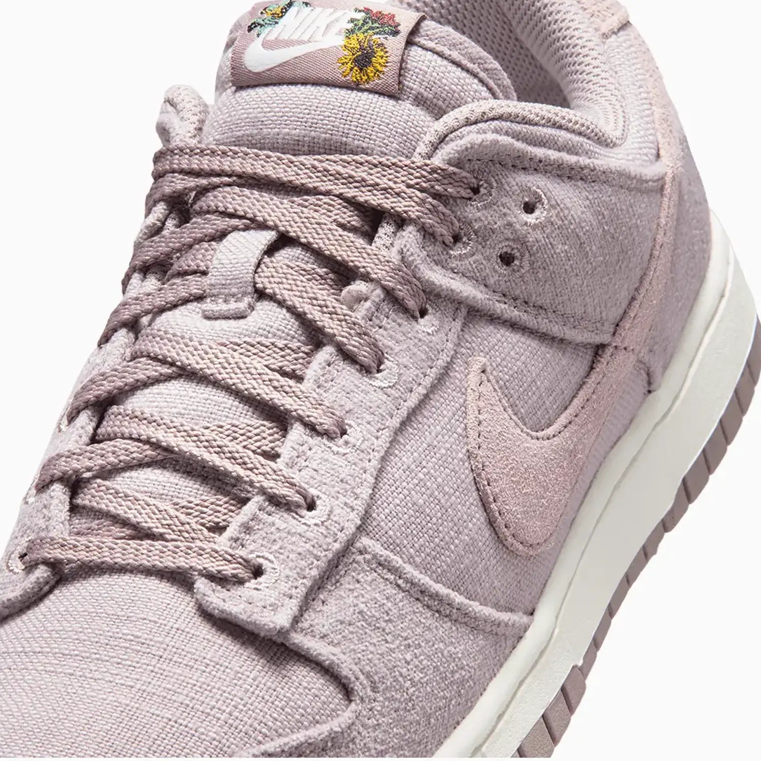 Women's Dunk Low "Now Accepting All Flowers" Nike - Tops and Bottoms USA