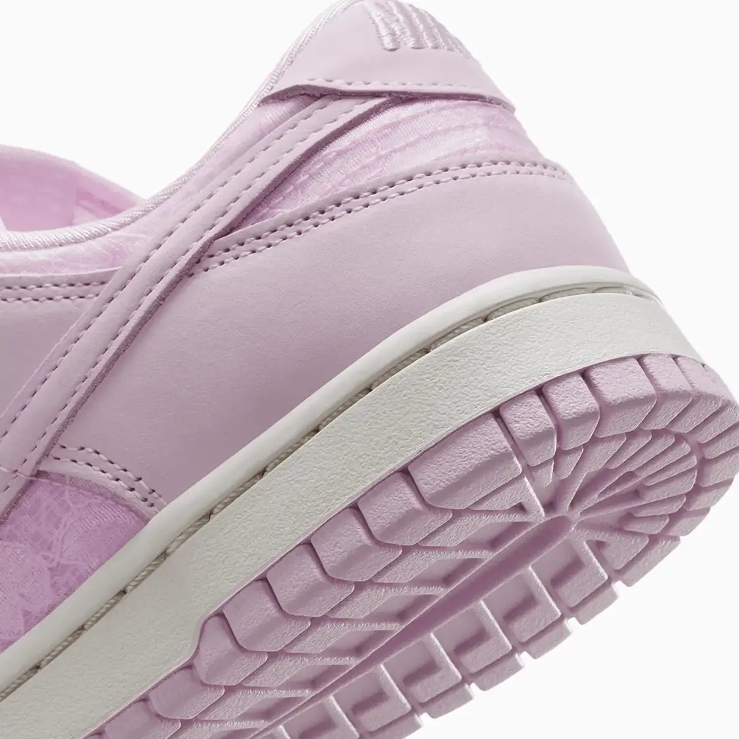 Women's Dunk Low "Regal Pink" Nike - Tops and Bottoms USA