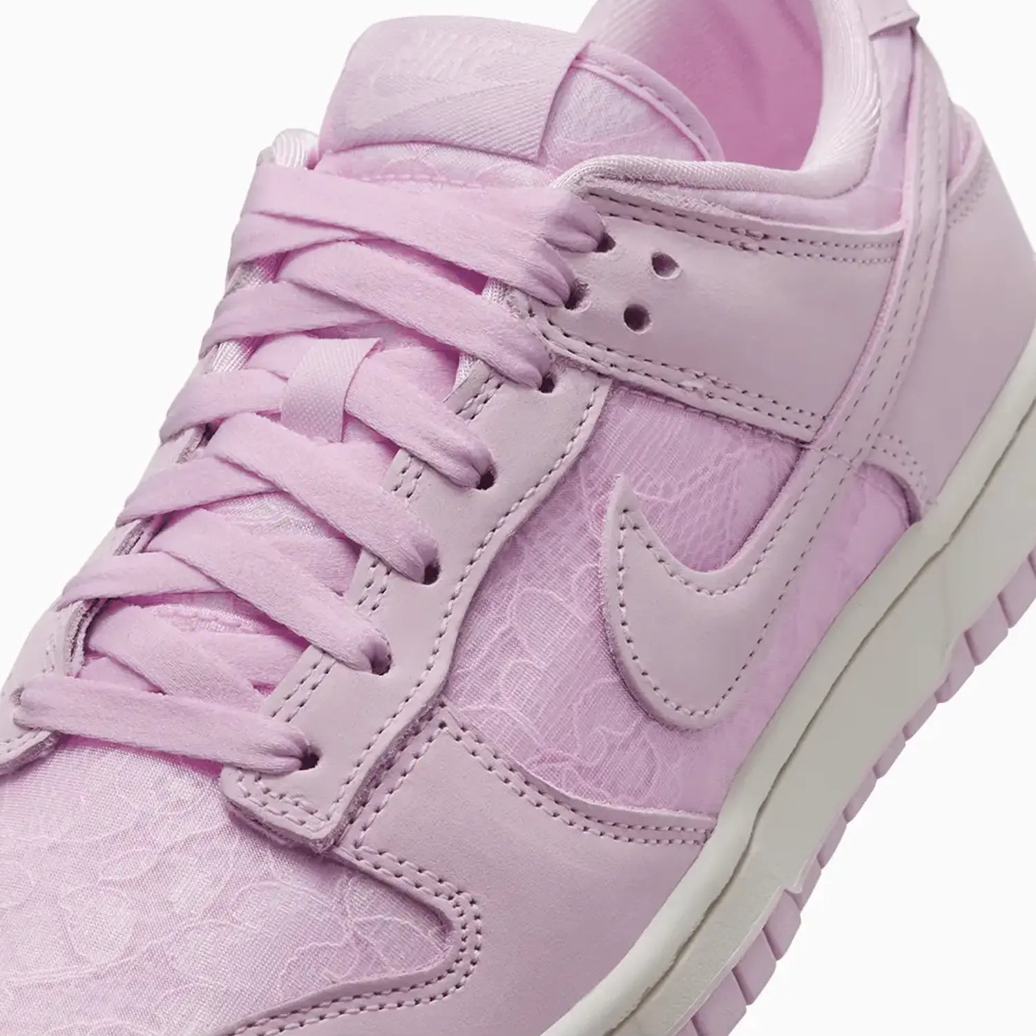 Women's Dunk Low "Regal Pink" Nike - Tops and Bottoms USA