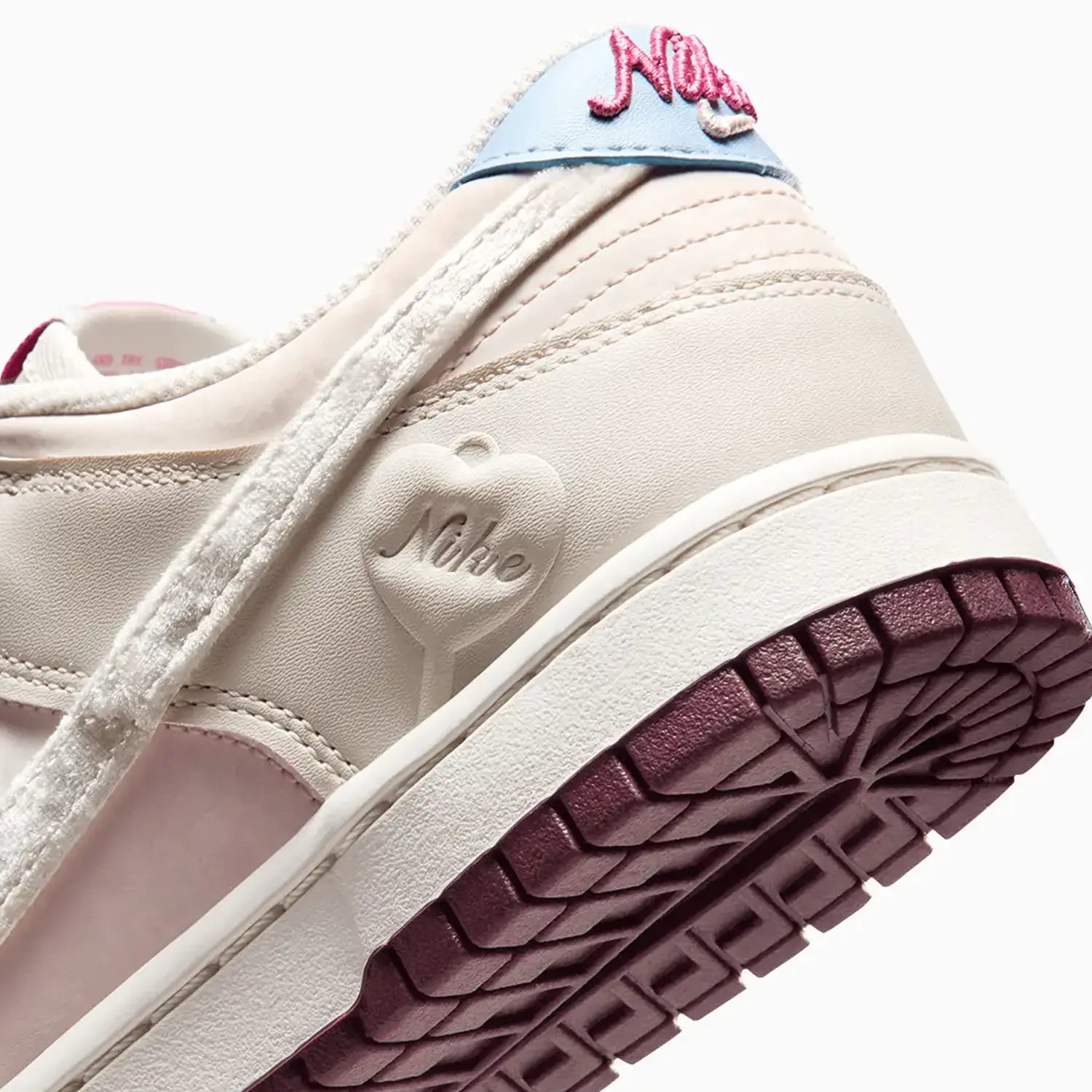 Nike Women's Dunk Low 