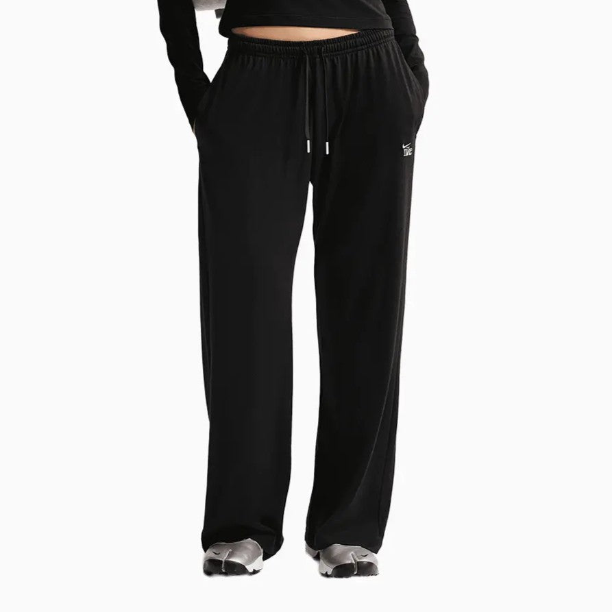 Women's Sportswear Chill Knit Outfit