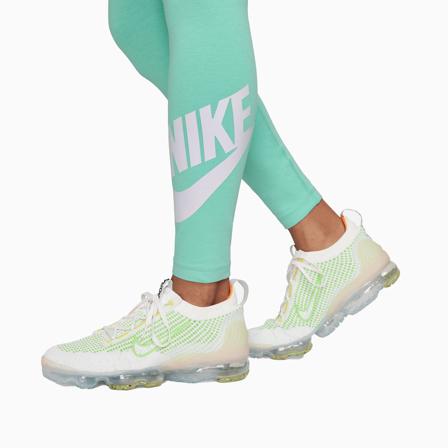 nike-womens-sportswear-classics-essentials-outfit-dx7906-349-dv7791-349