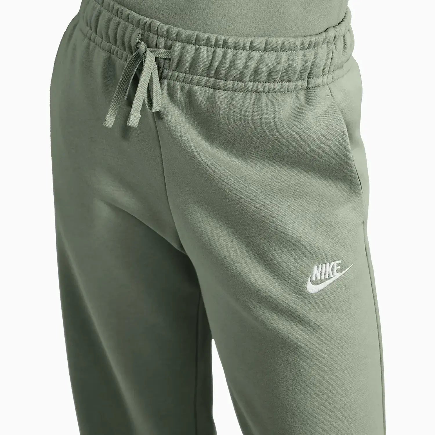 Nike Women's Sportswear Club Fleece Outfit - Main Image