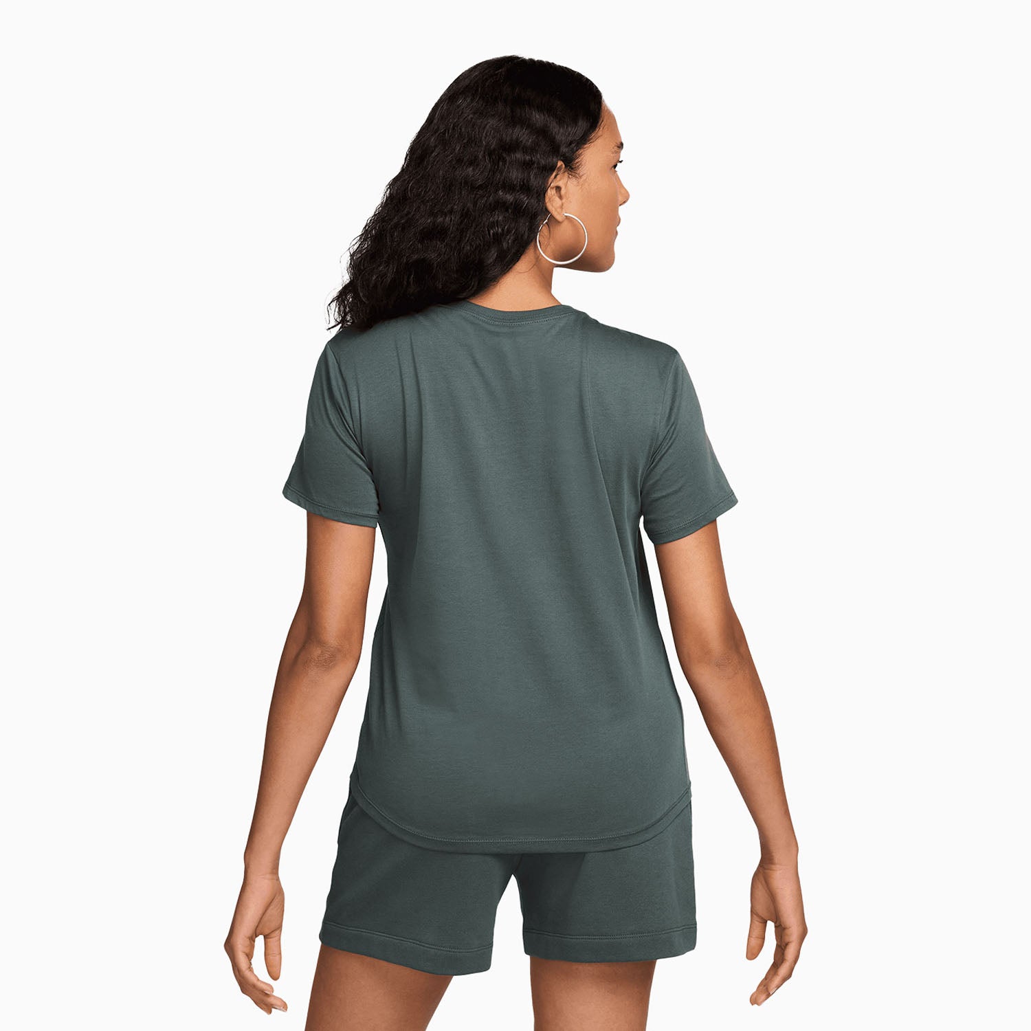 nike-womens-sportswear-graphic-t-shirt-fq6603-338